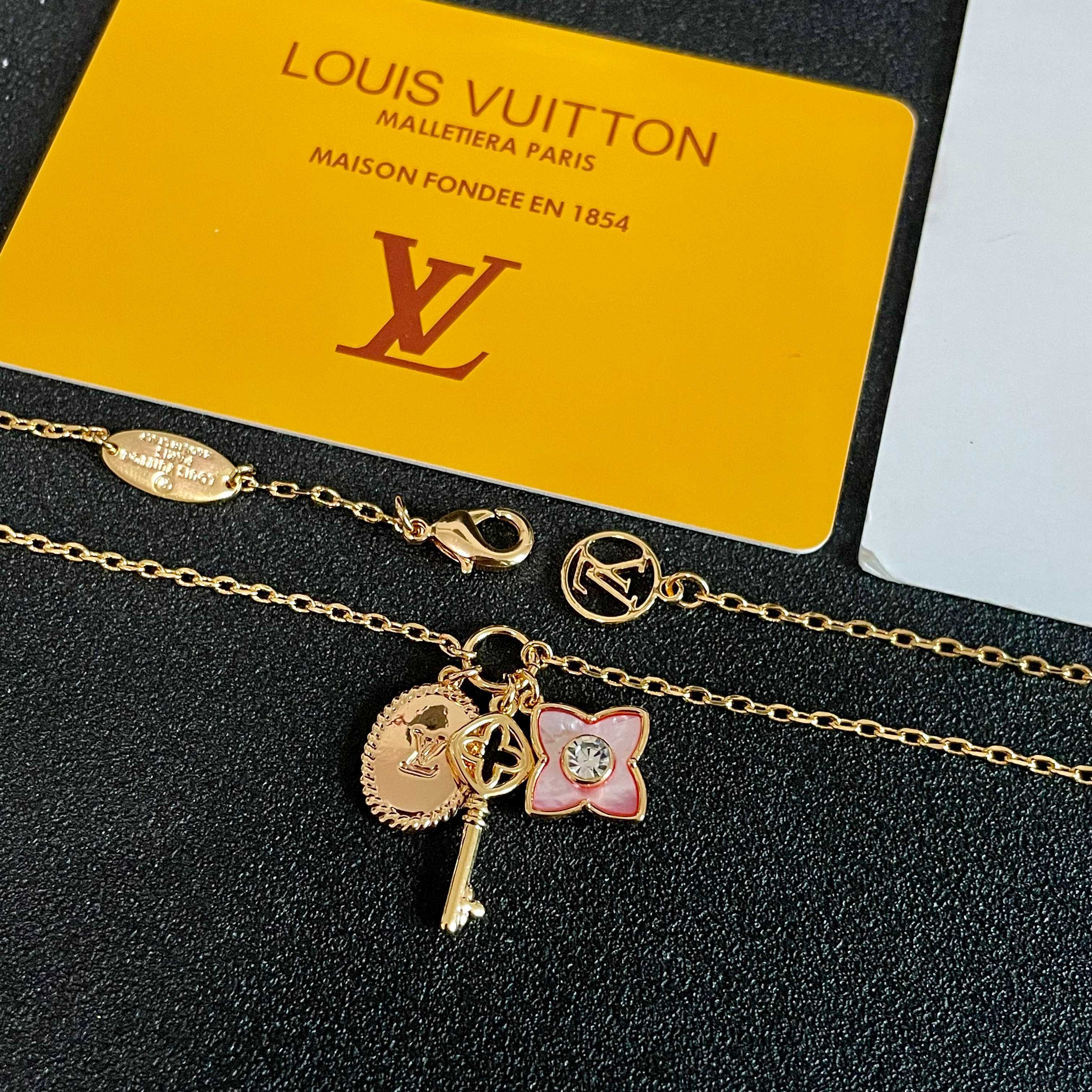 💥💥Louis Vuitton 路易威登 设计独特 (用LV经典之作图形理念)👋好看🧚‍♀️项链 超级无