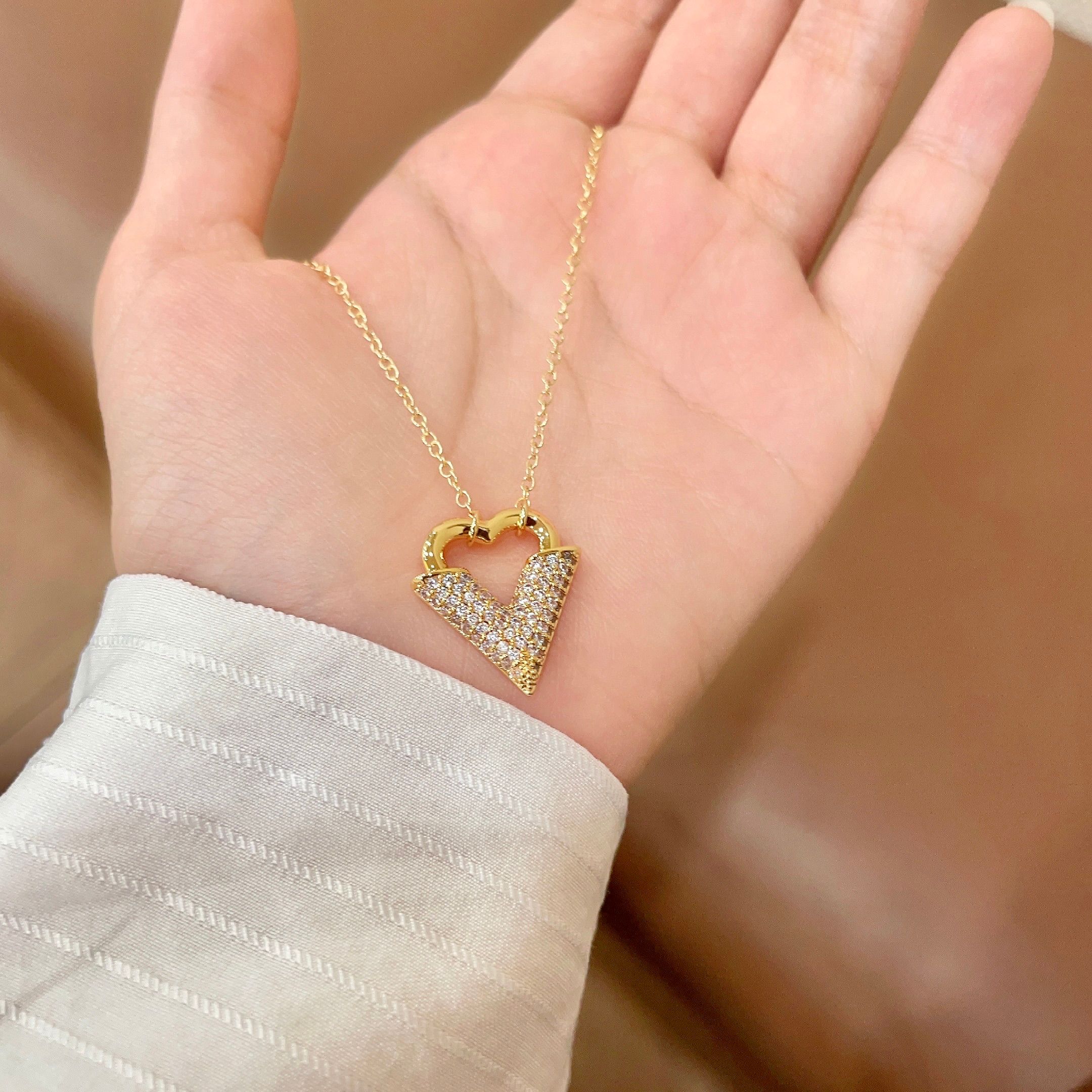💥💥Louis Vuitton 路易威登 设计独特 (用LV经典之作图形理念)👋好看🧚‍♀️项链 超级无