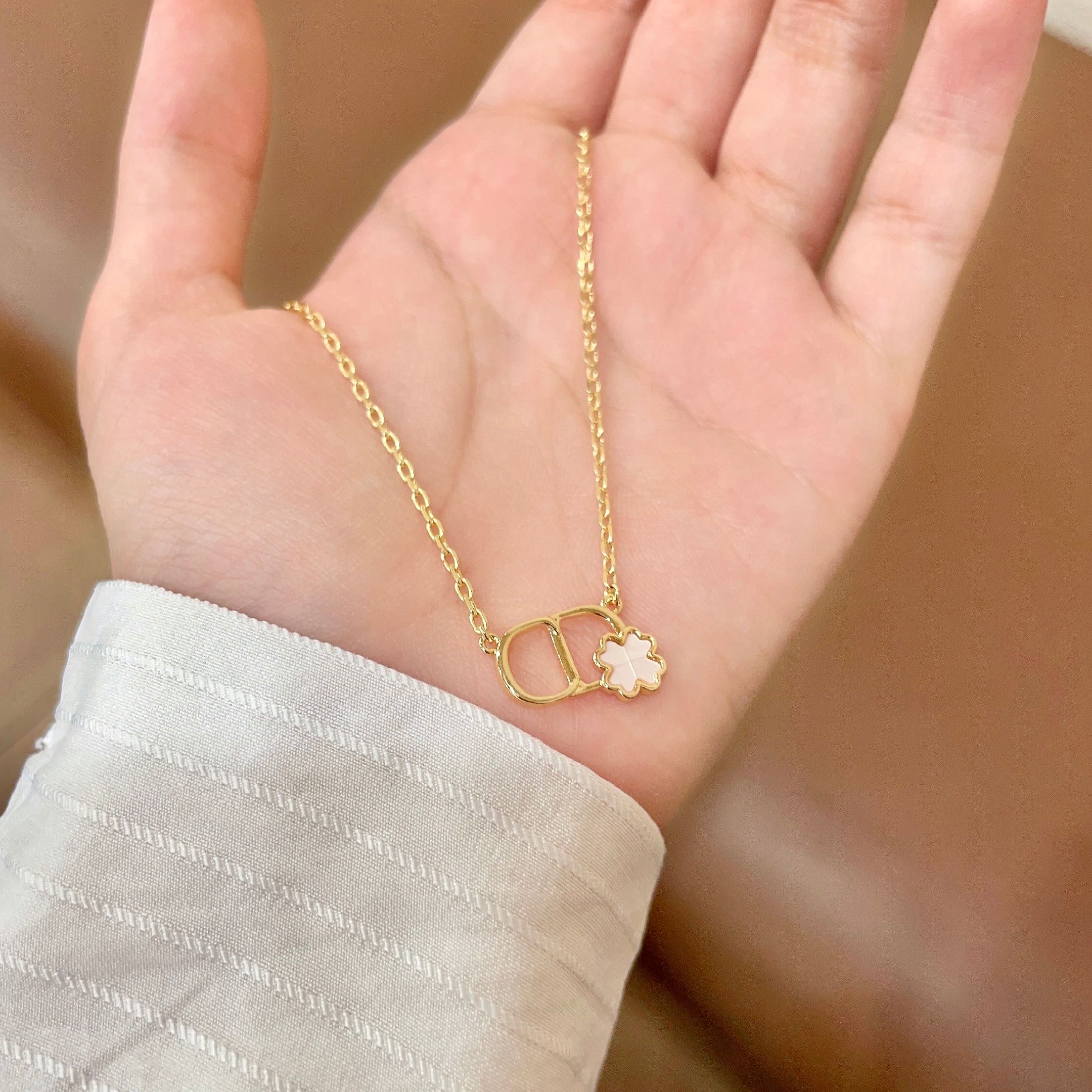 👑Dior 迪奥  中古 项链 专柜一致上新 精选原版一致 黄铜材质 甜美气质高雅.