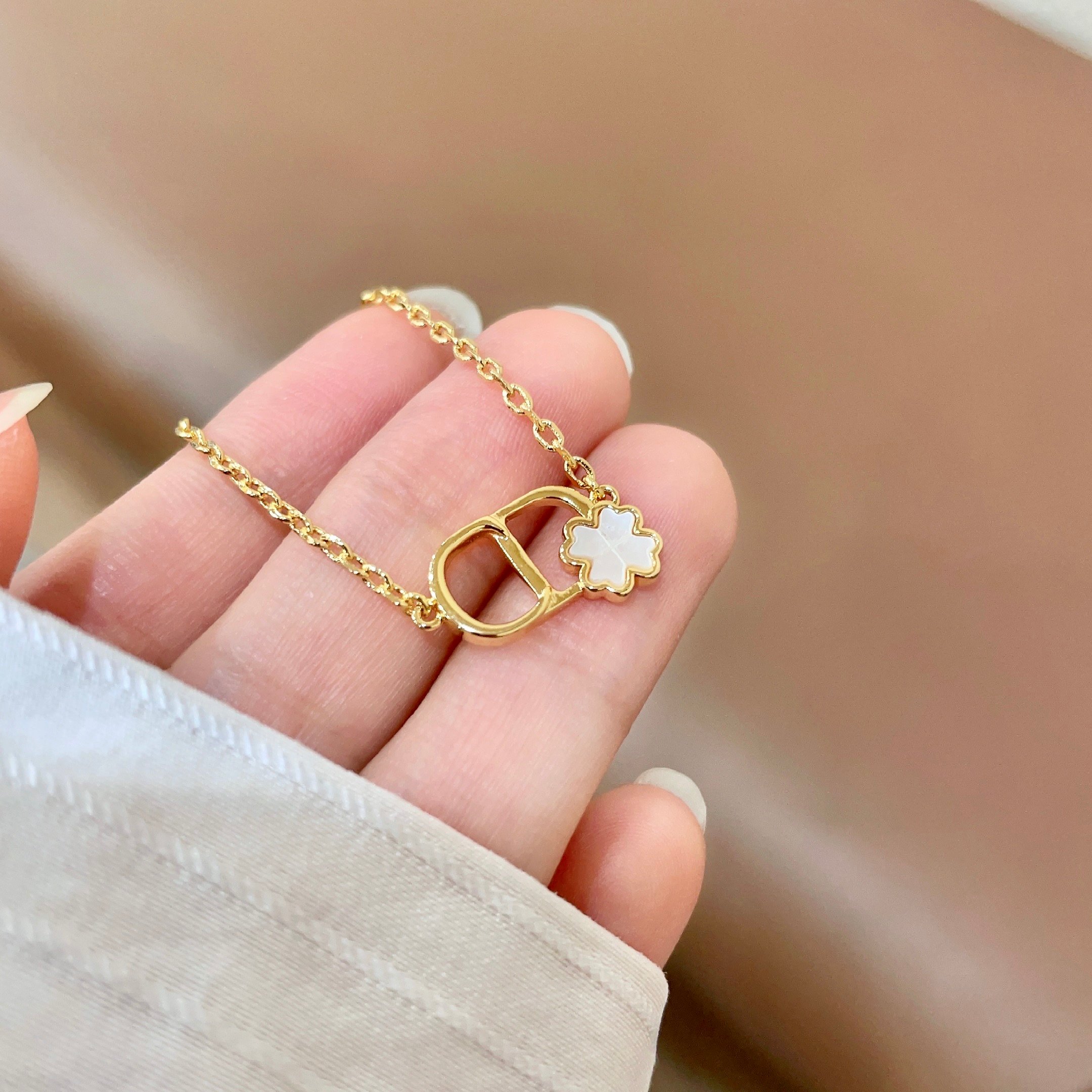 👑Dior 迪奥  中古 手链 专柜一致上新 精选原版一致 黄铜材质 甜美气质高雅.