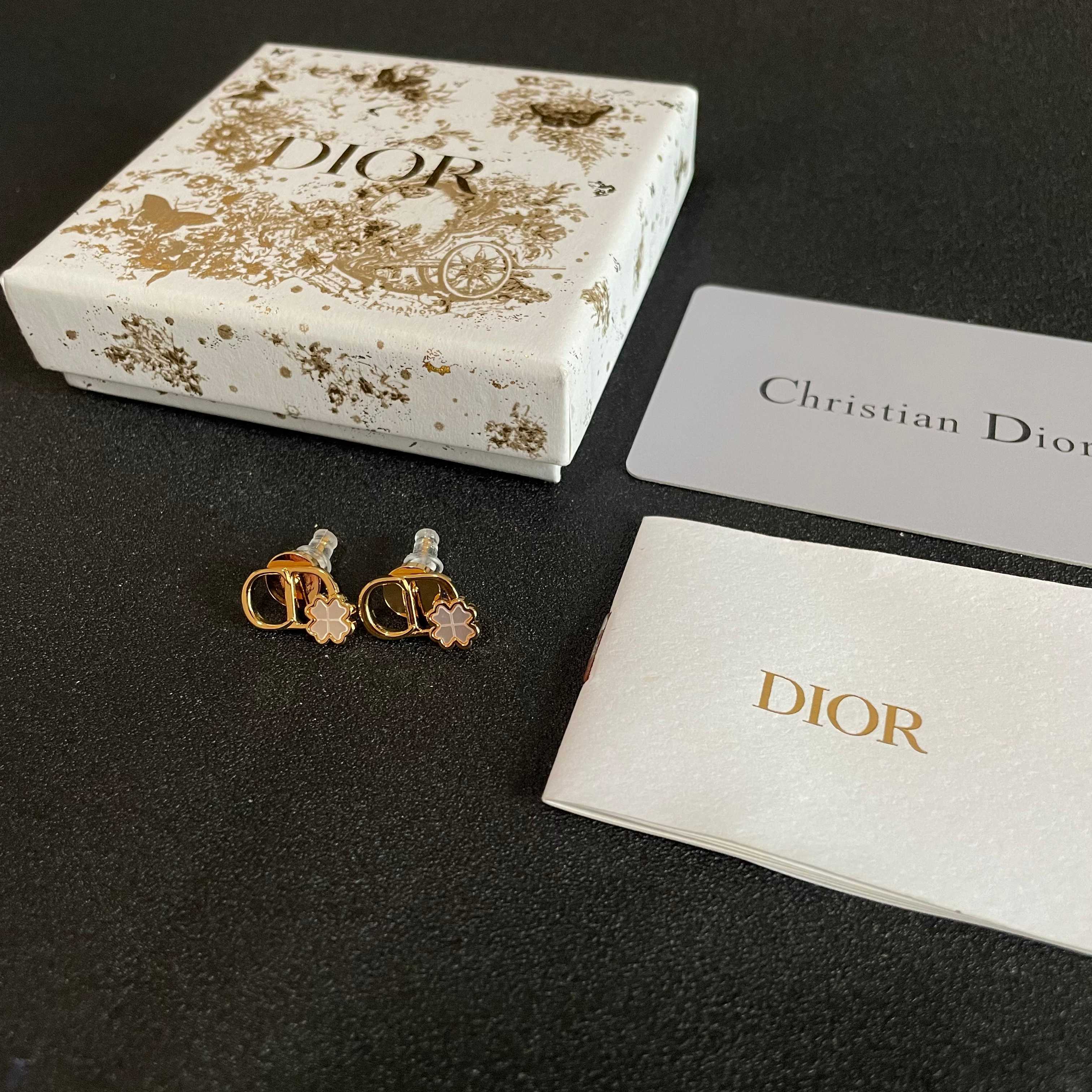 👑Dior 迪奥  中古 耳钉 专柜一致上新 精选原版一致 黄铜材质 甜美气质高雅.