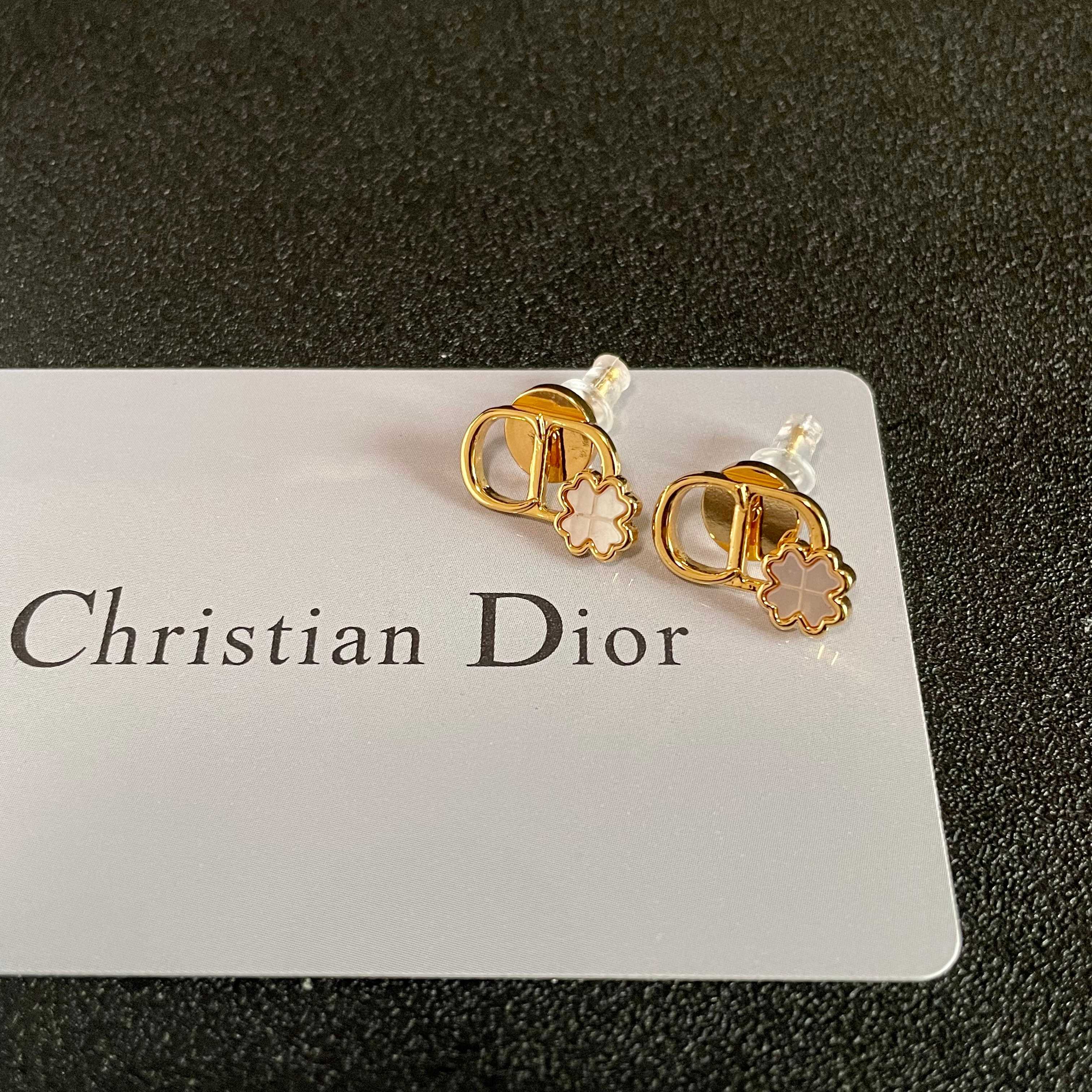 👑Dior 迪奥  中古 耳钉 专柜一致上新 精选原版一致 黄铜材质 甜美气质高雅.