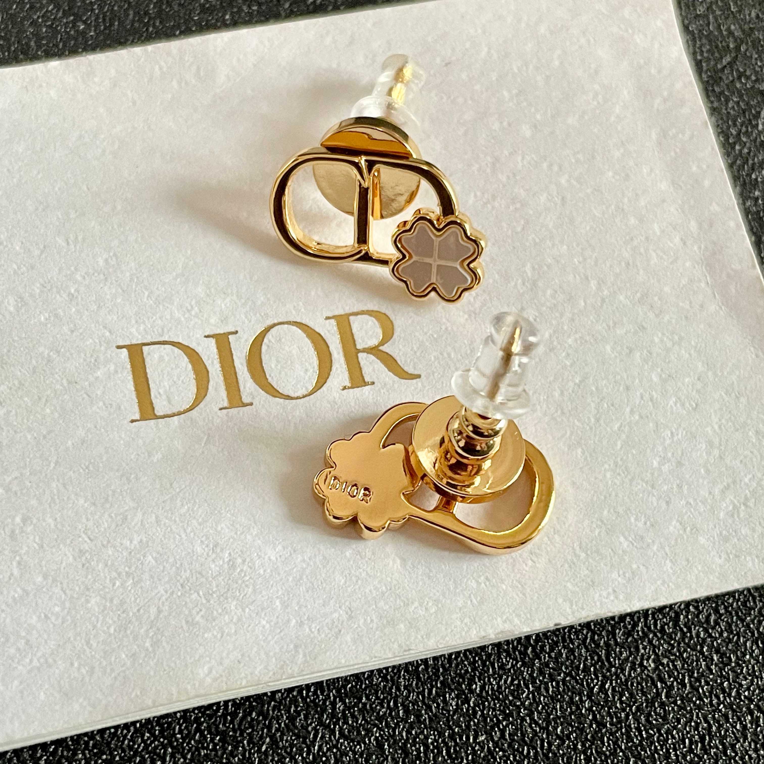 👑Dior 迪奥  中古 耳钉 专柜一致上新 精选原版一致 黄铜材质 甜美气质高雅.