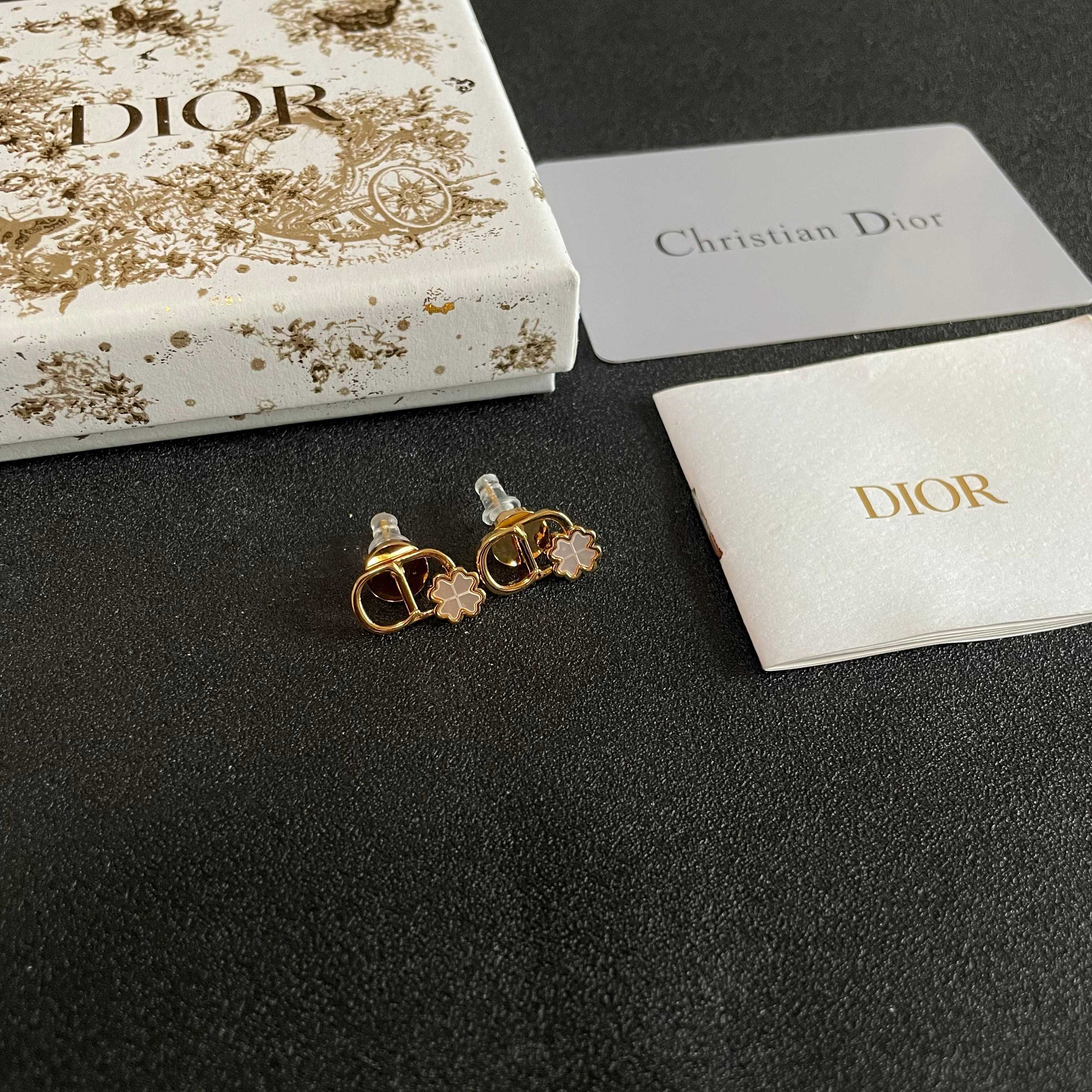 👑Dior 迪奥  中古 耳钉 专柜一致上新 精选原版一致 黄铜材质 甜美气质高雅.