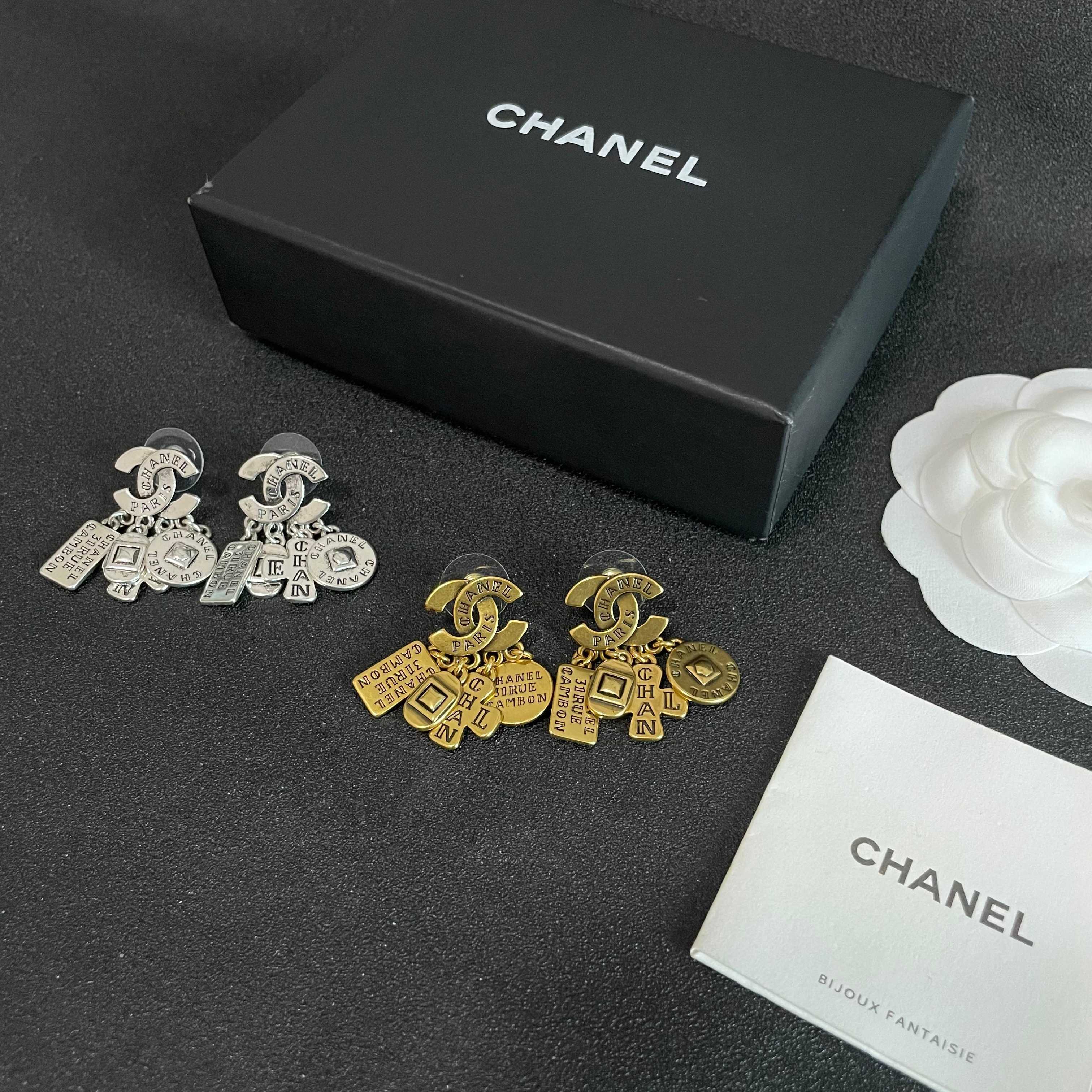 Chanel香奈儿 中古 双C耳钉👀小香家的款式真心无需多介绍😘🎶每一款都超好看，精致大方，非常显气质