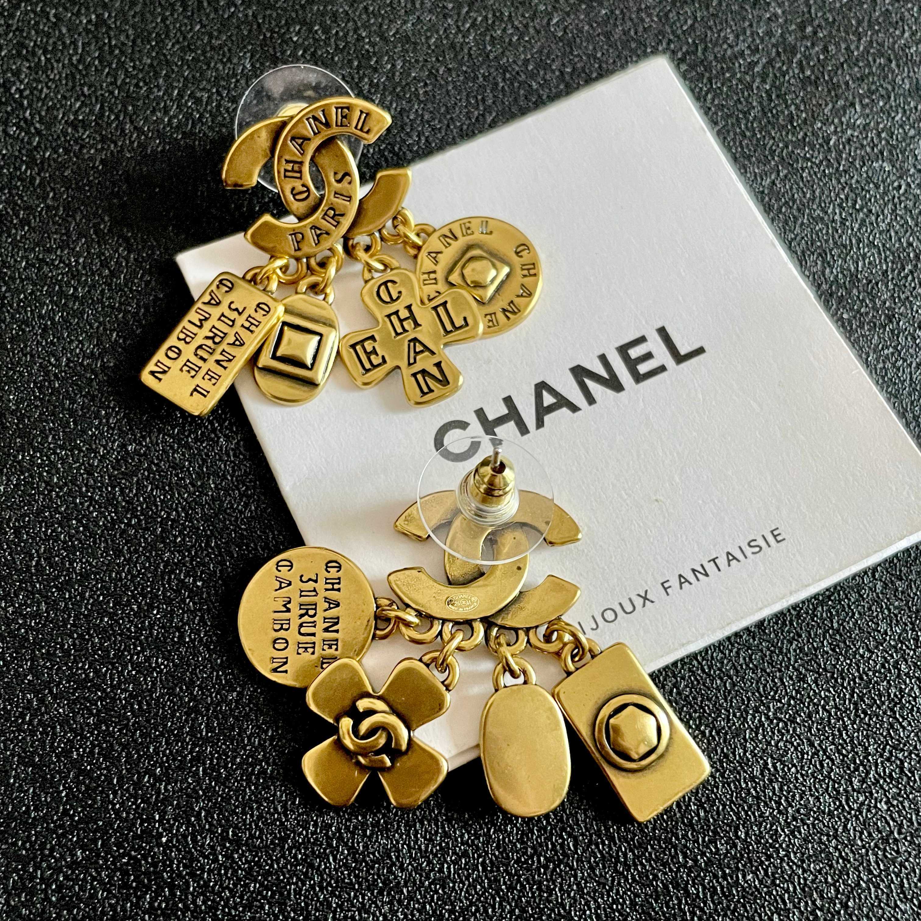 Chanel香奈儿 中古 双C耳钉👀小香家的款式真心无需多介绍😘🎶每一款都超好看，精致大方，非常显气质