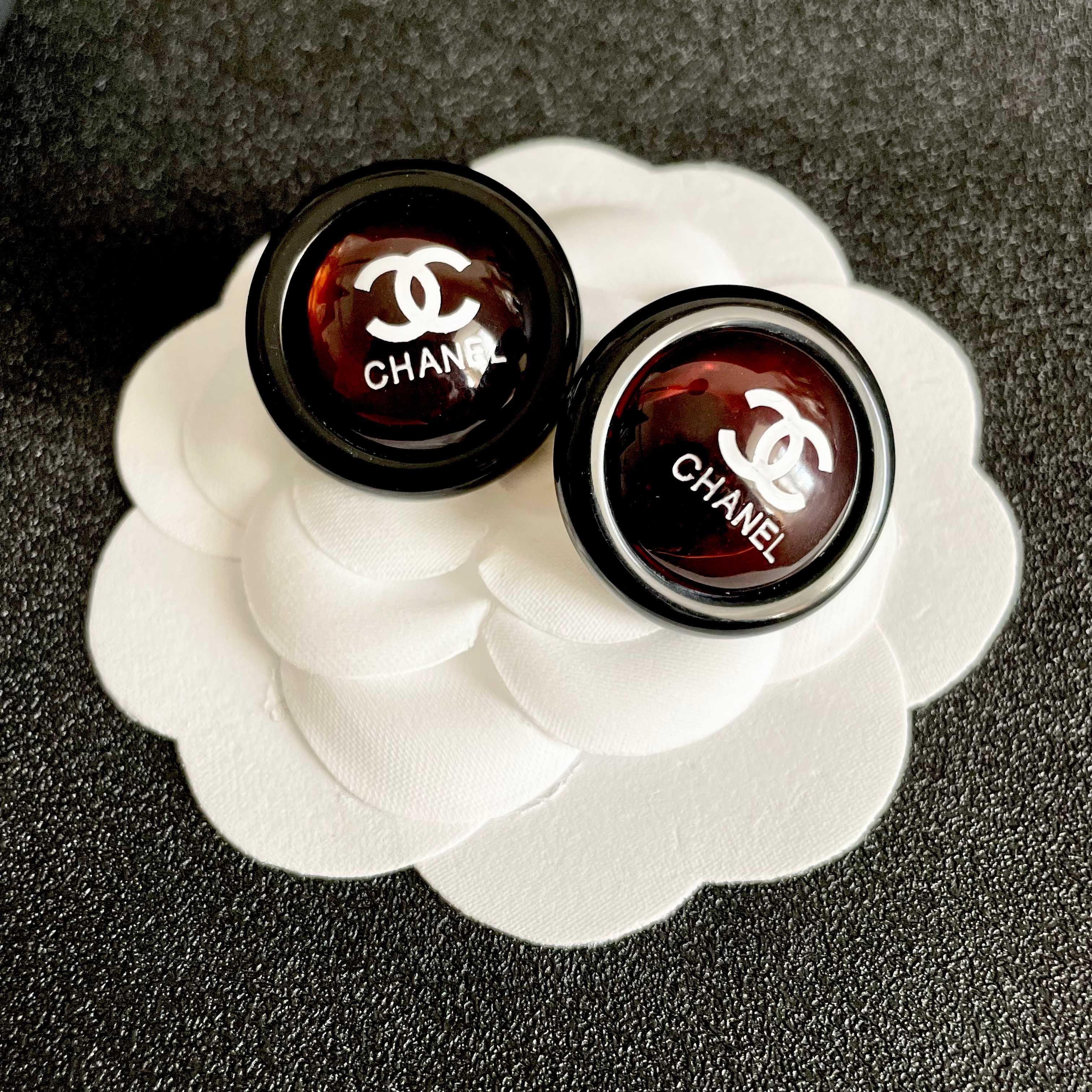 Chanel香奈儿 中古 双C耳钉👀原版复刻logo 小香家的款式真心无需多介绍😘🎶每一款都超好看，精致