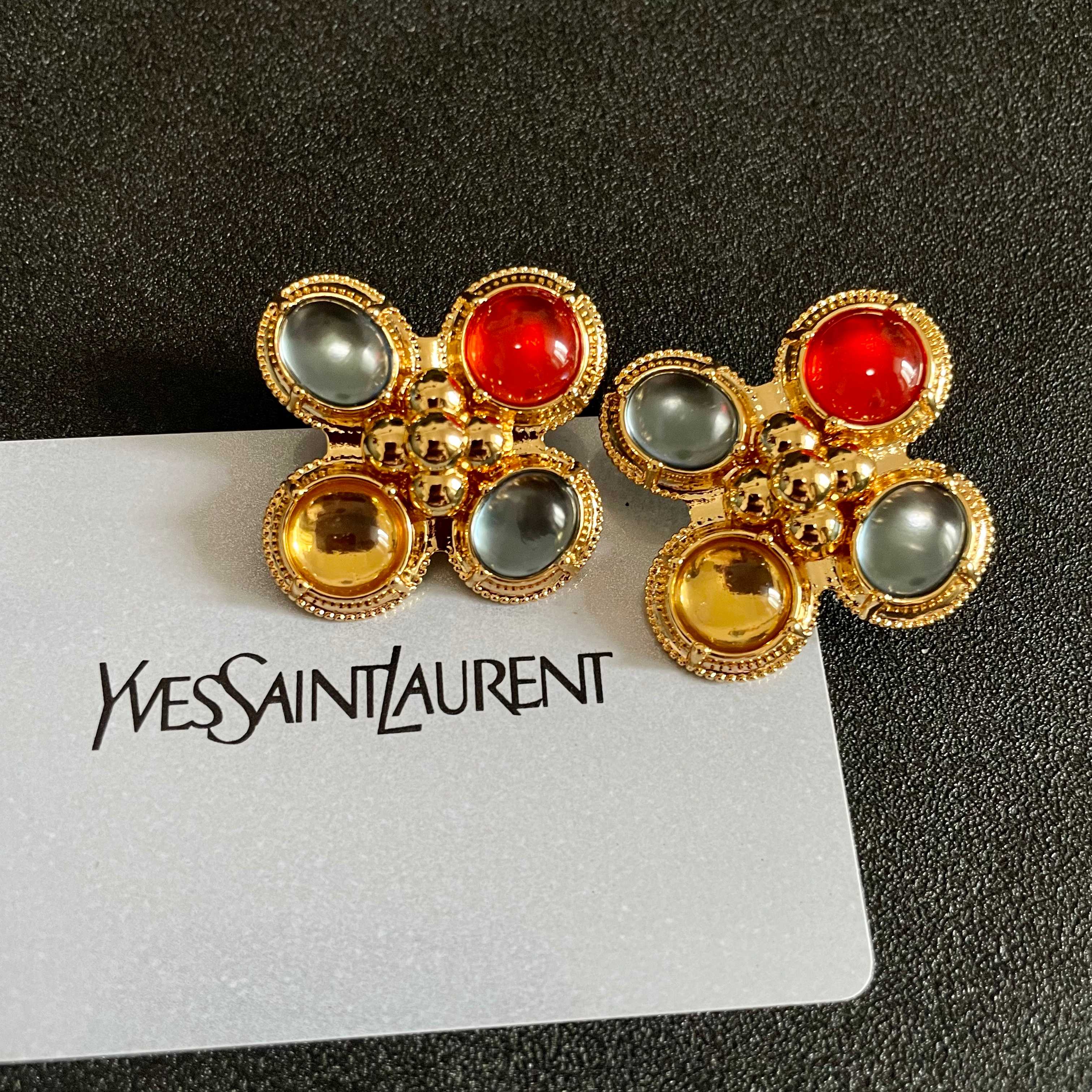 ⭕️新款YSL 圣罗兰耳钉👍原装黄铜材质 Yves Saint Laurent 创立于1961年 优雅抽