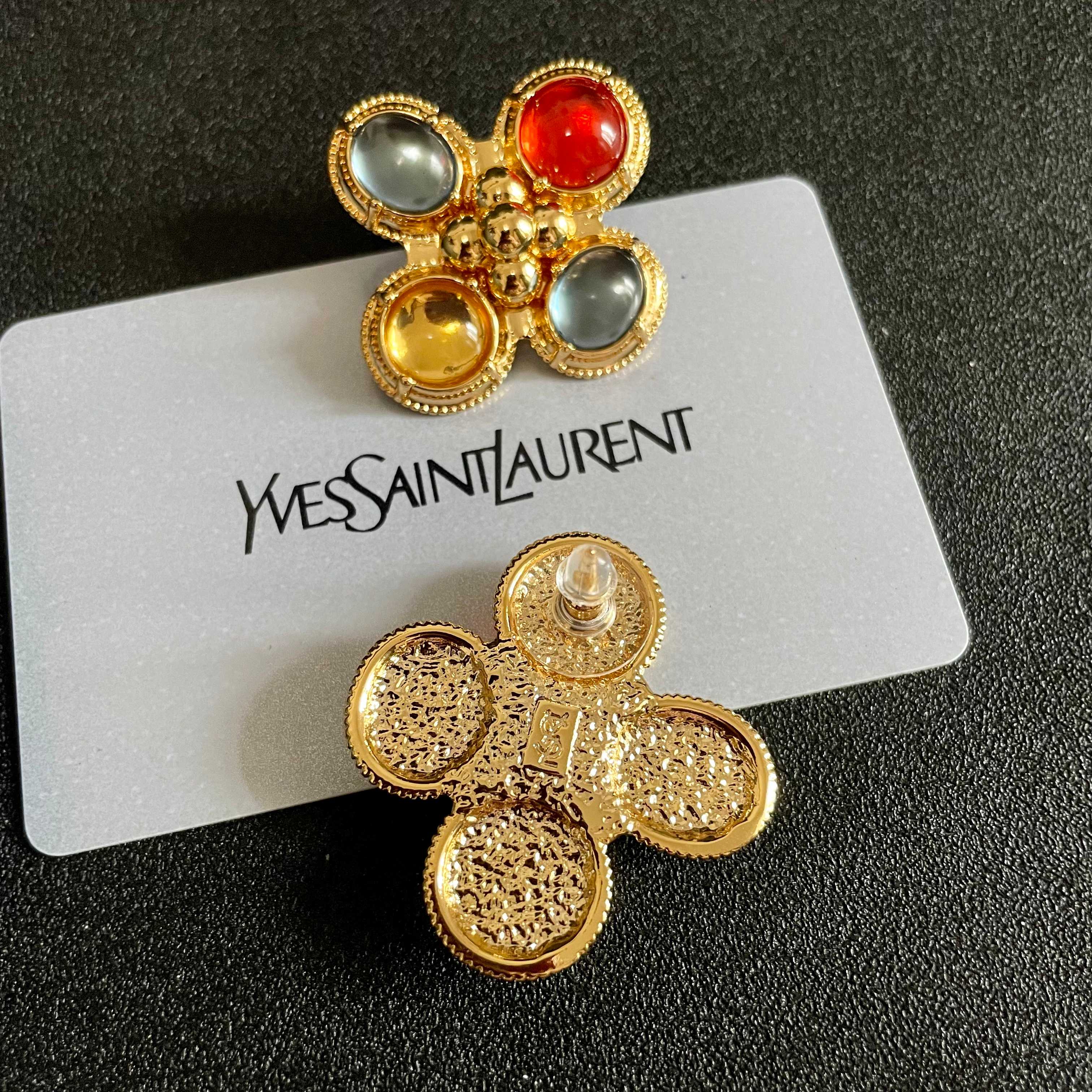 ⭕️新款YSL 圣罗兰耳钉👍原装黄铜材质 Yves Saint Laurent 创立于1961年 优雅抽