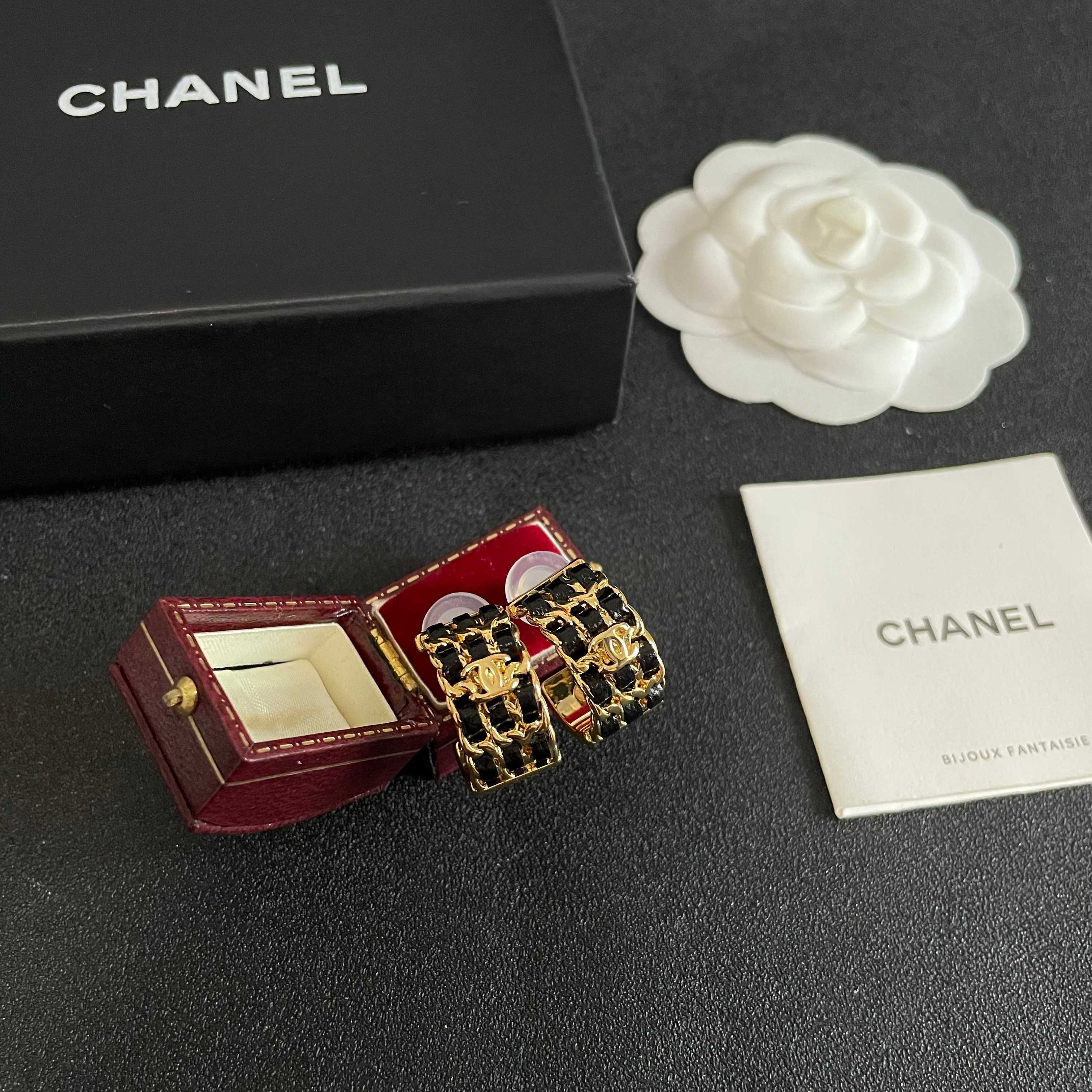 Chanel香奈儿 中古 耳钉👀小香家的款式真心无需多介绍😘🎶每一款都超好看，精致大方，非常显气质