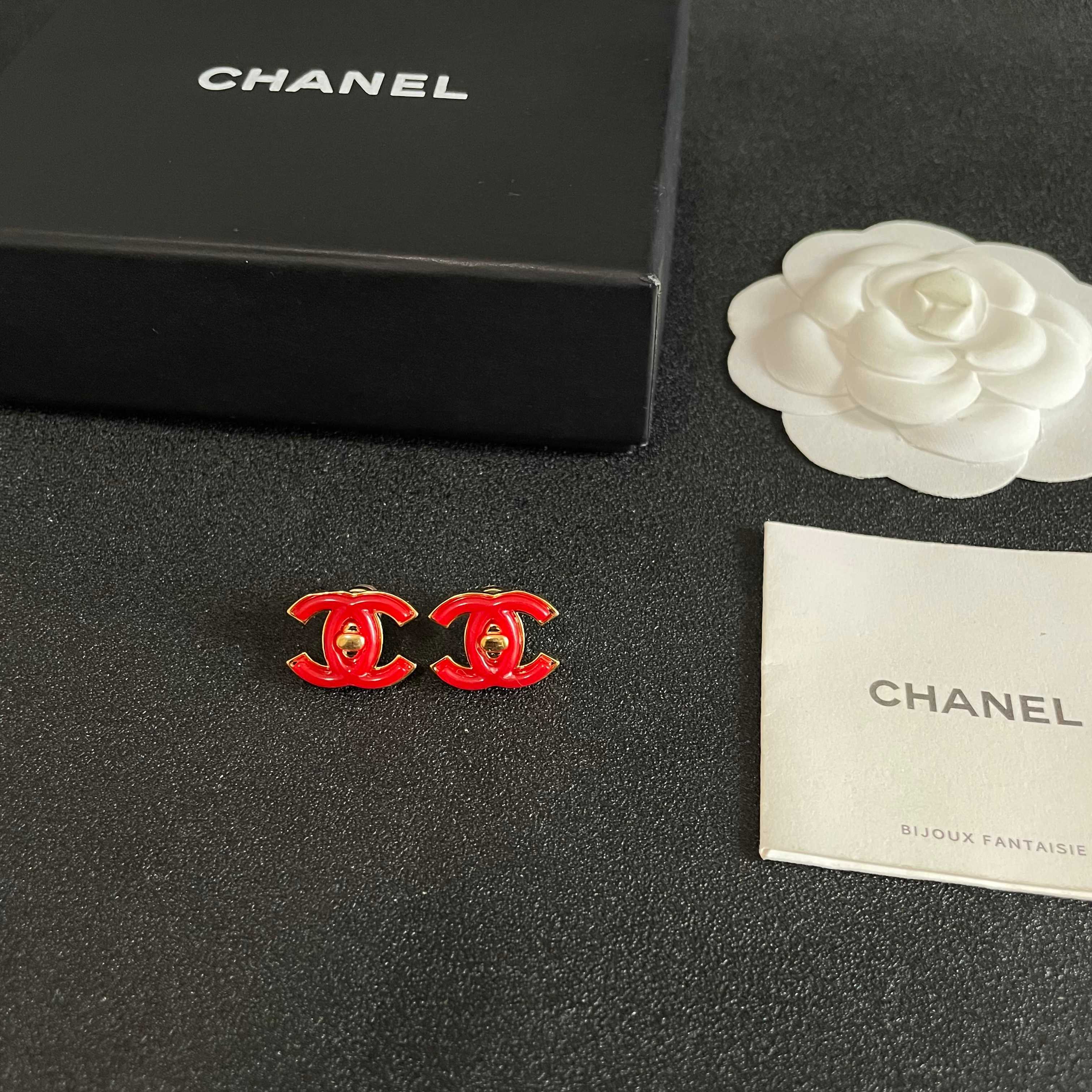 Chanel香奈儿 中古 耳钉👀小香家的款式真心无需多介绍😘🎶每一款都超好看，精致大方，非常显气质