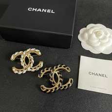 CHANEL小香 专柜最新款同步上新香奈儿最新款胸针 胸针,是最懂女人的饰物。那些倾注了全部心血去做自己 CHANEL小香 专柜最新款同步上新香奈儿最新款胸针 胸针,是最懂女人的饰物。那些倾注了全部心血去做自己
