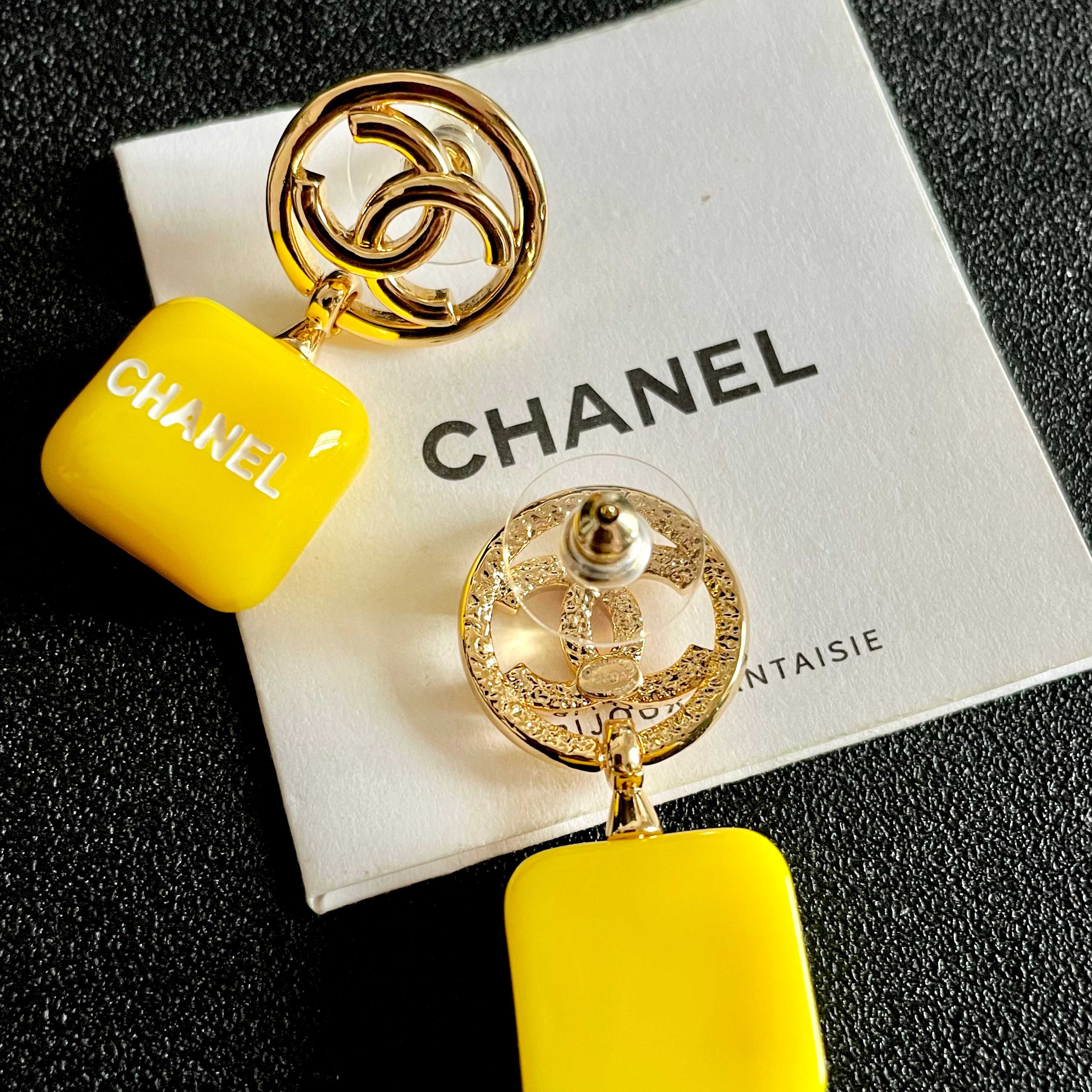 Chanel香奈儿 中古 耳钉👀小香家的款式真心无需多介绍😘🎶每一款都超好看，精致大方，非常显气质