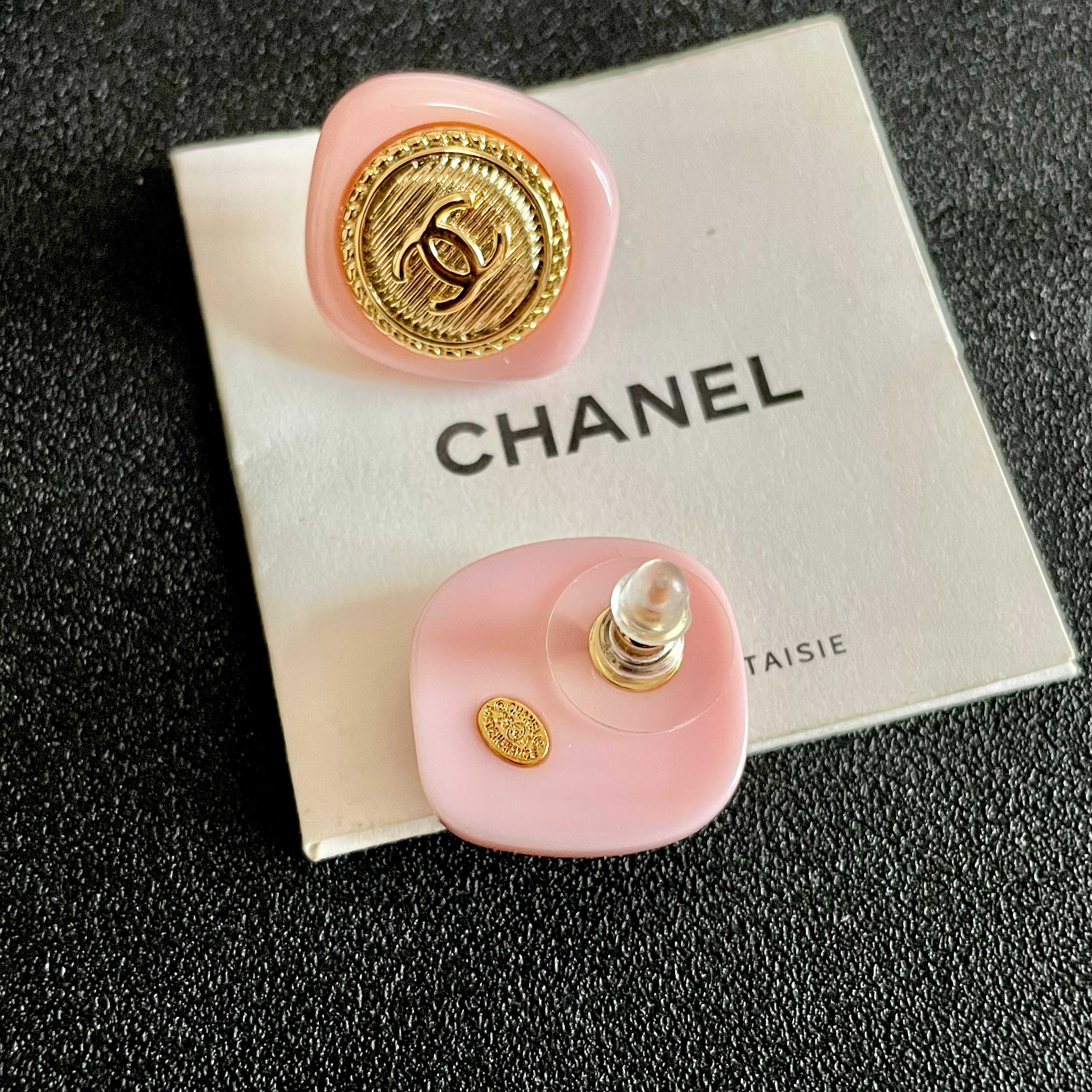 Chanel香奈儿 中古 耳钉👀小香家的款式真心无需多介绍😘🎶每一款都超好看，精致大方，非常显气质
