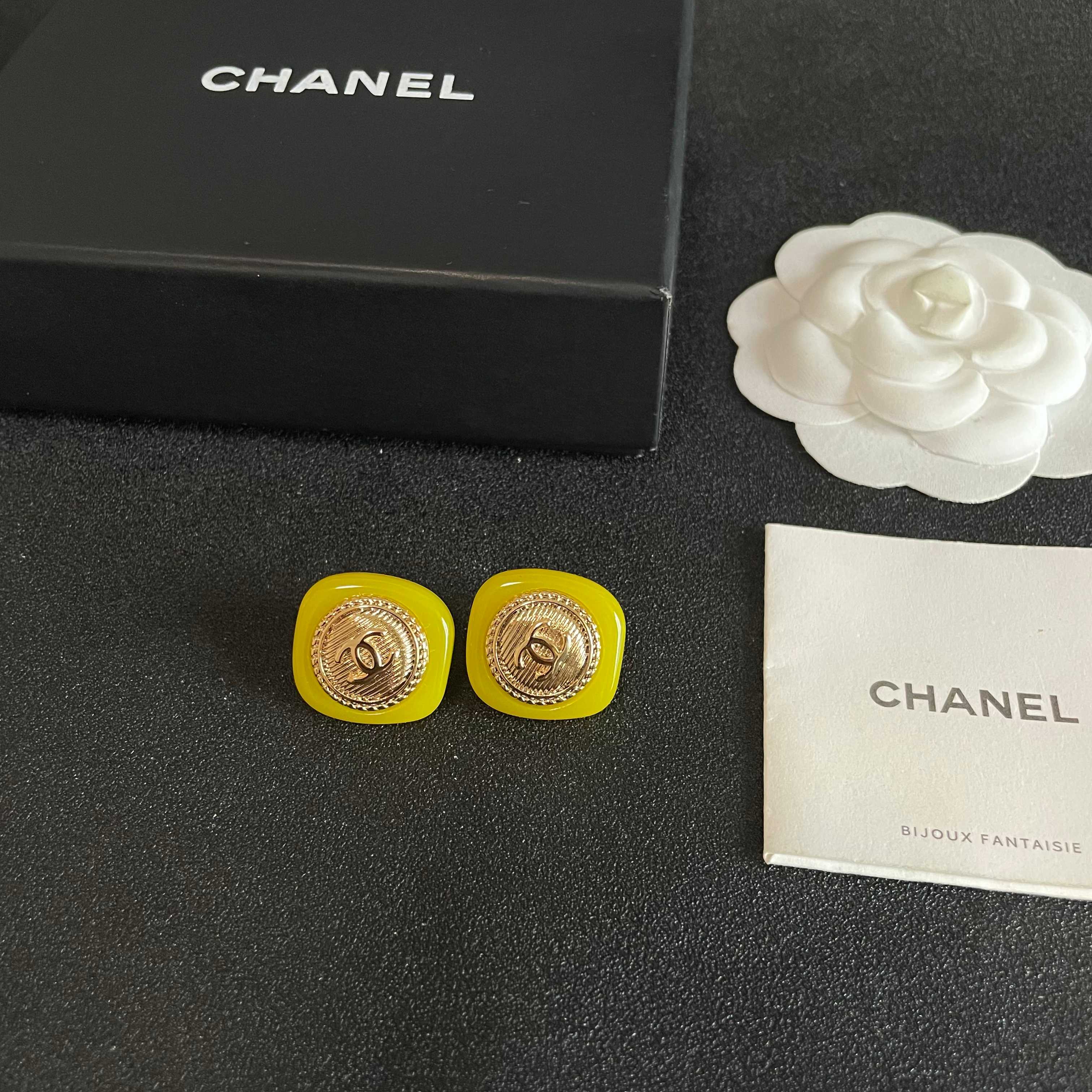 Chanel香奈儿 中古 耳钉👀小香家的款式真心无需多介绍😘🎶每一款都超好看，精致大方，非常显气质