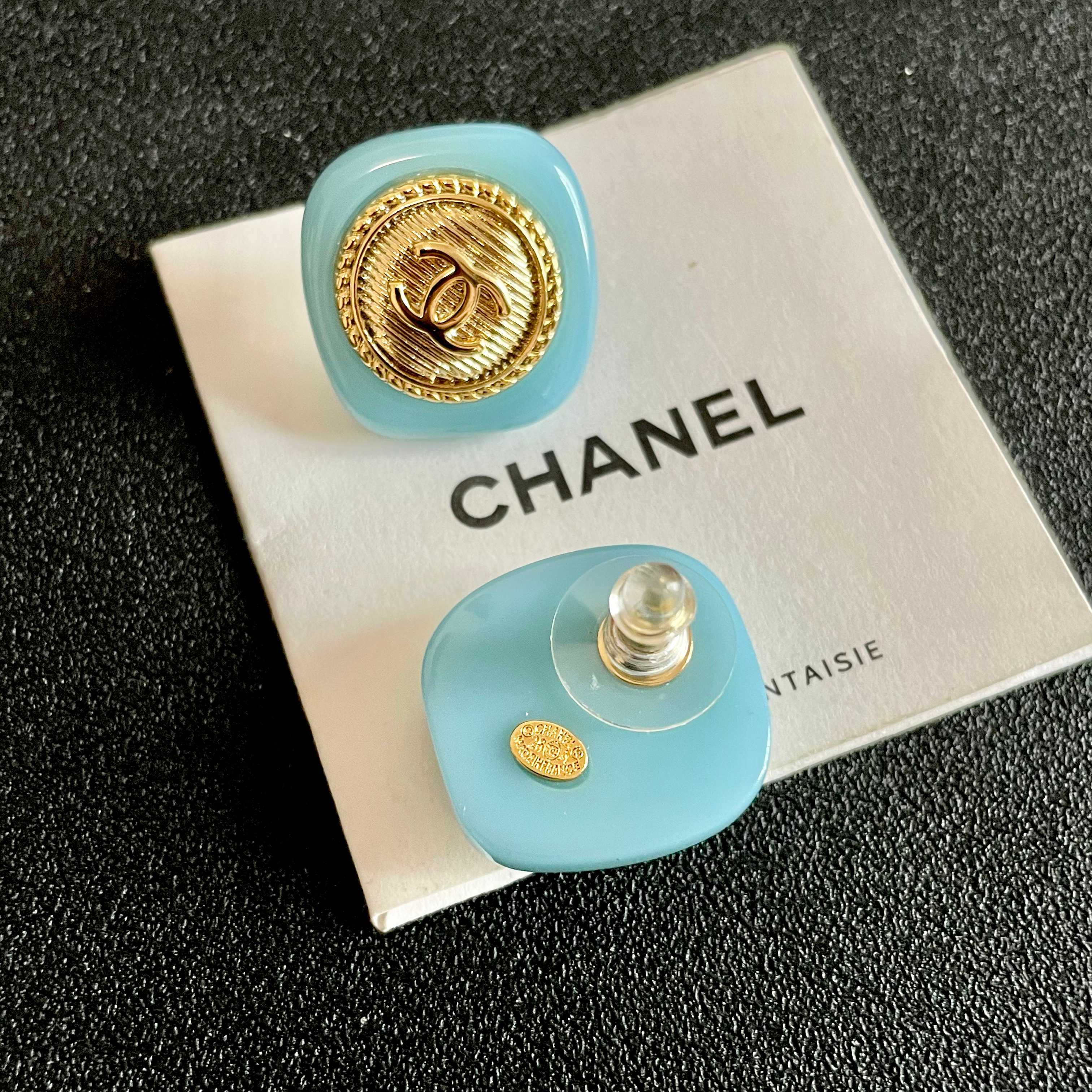 Chanel香奈儿 中古 耳钉👀小香家的款式真心无需多介绍😘🎶每一款都超好看，精致大方，非常显气质
