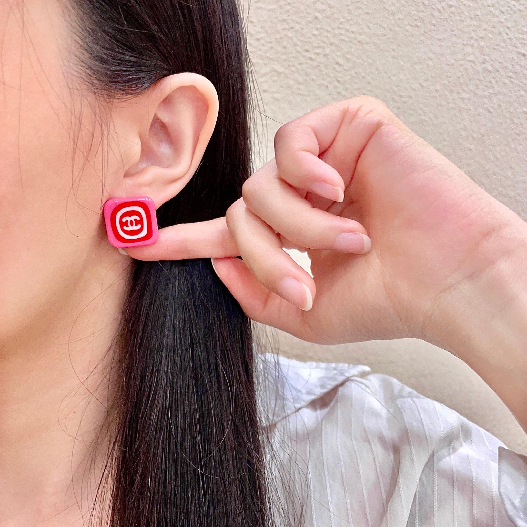 Chanel香奈儿 中古 耳钉👀小香家的款式真心无需多介绍😘🎶每一款都超好看，精致大方，非常显气质