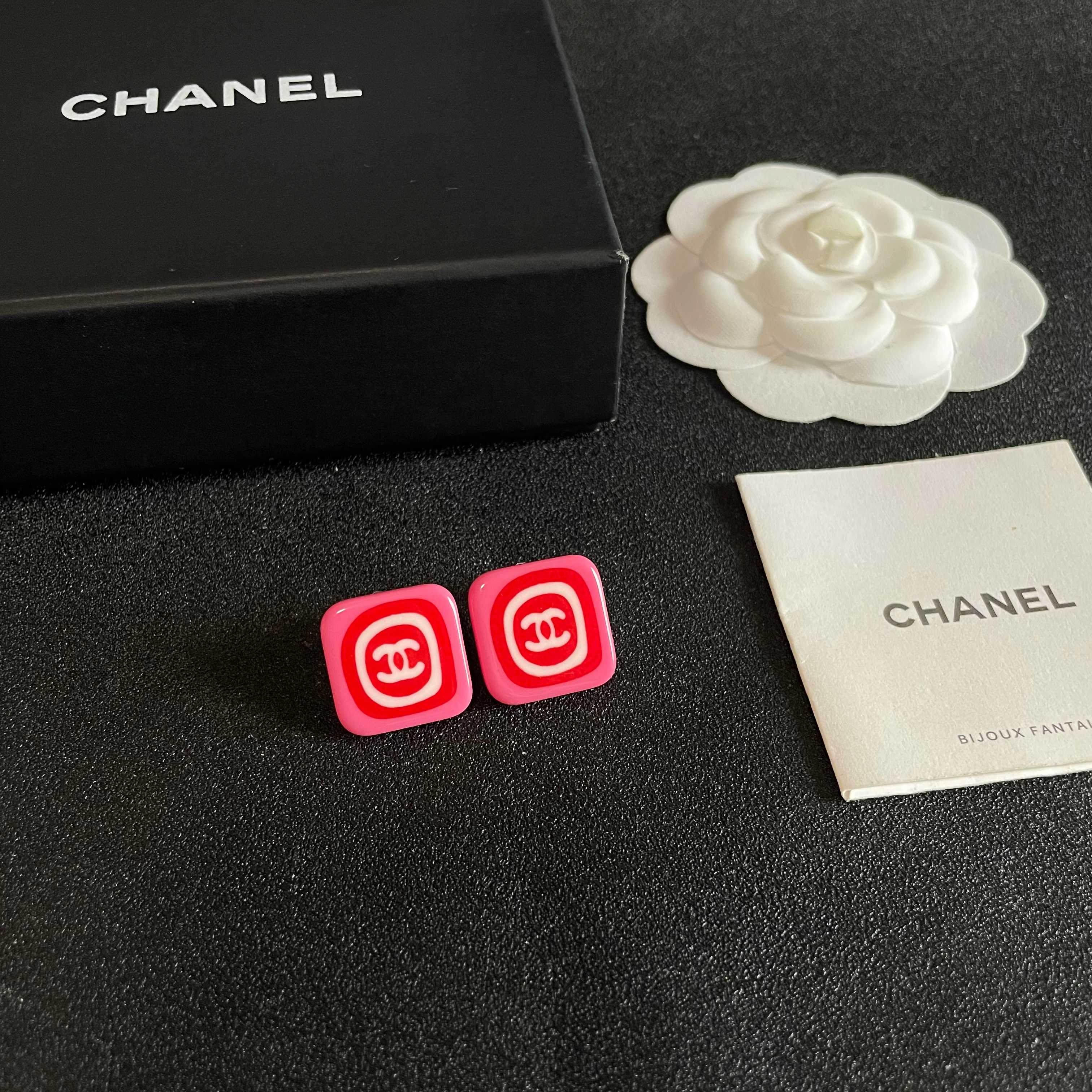 Chanel香奈儿 中古 耳钉👀小香家的款式真心无需多介绍😘🎶每一款都超好看，精致大方，非常显气质