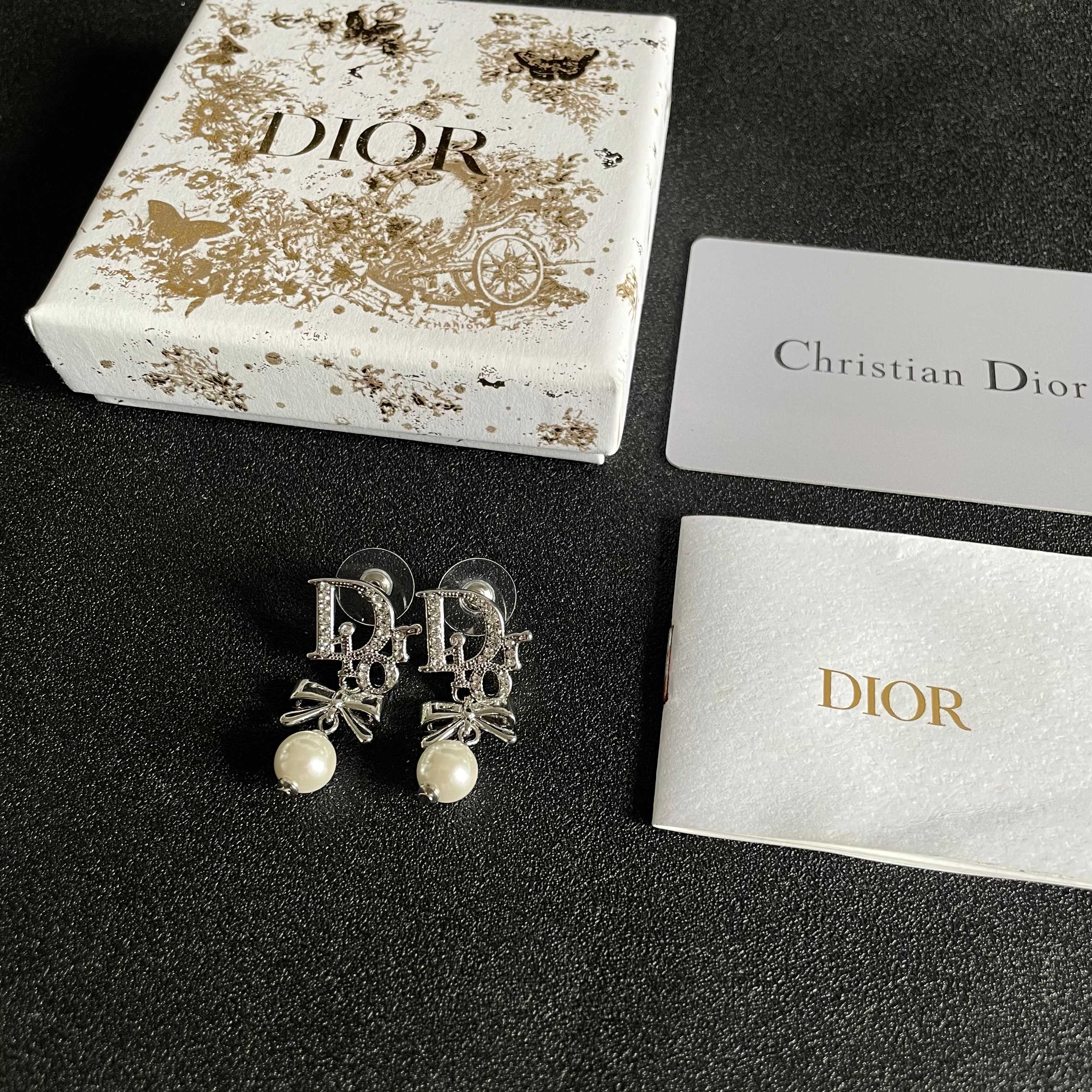 👑Dior 迪奥  中古 耳钉 专柜一致上新 精选原版一致 黄铜材质 甜美气质高雅.