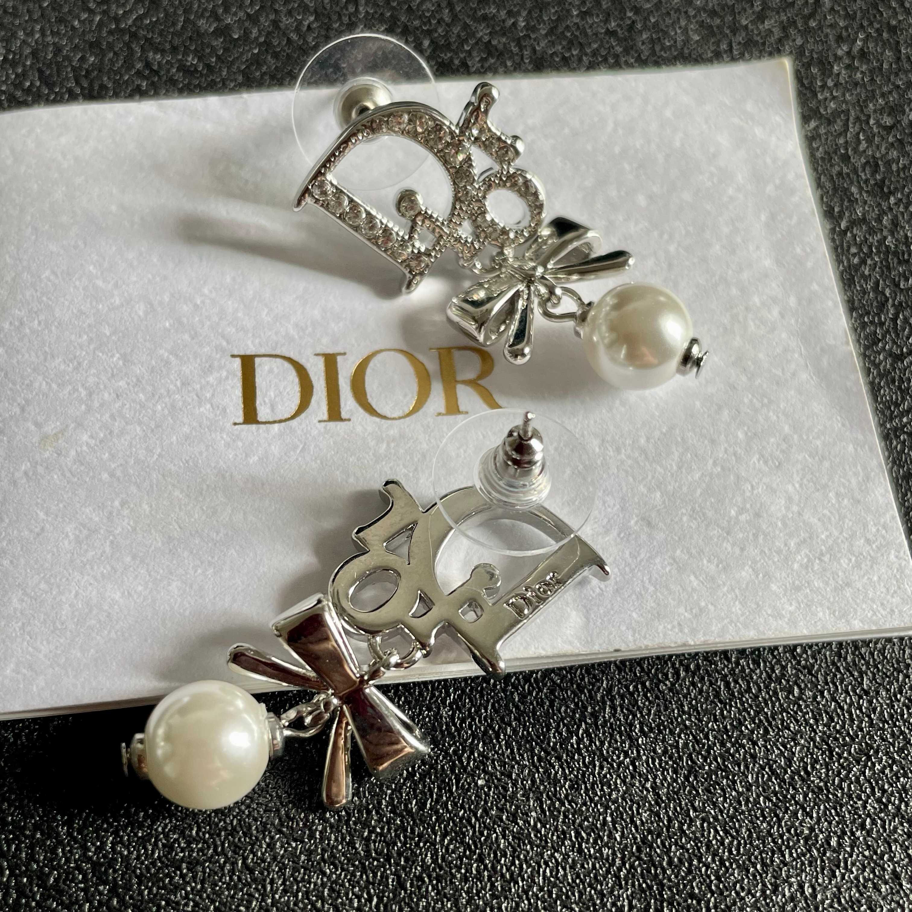 👑Dior 迪奥  中古 耳钉 专柜一致上新 精选原版一致 黄铜材质 甜美气质高雅.