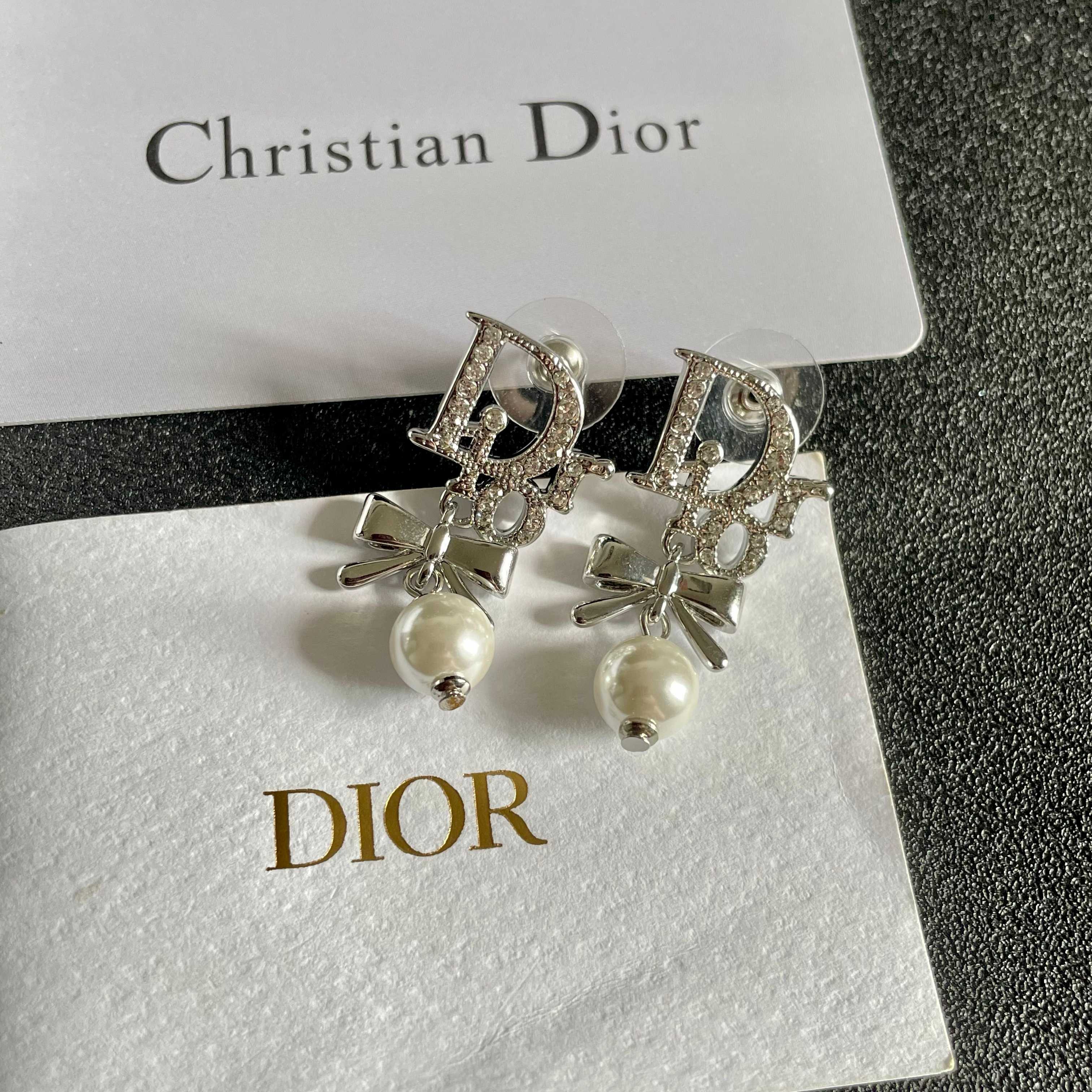 👑Dior 迪奥  中古 耳钉 专柜一致上新 精选原版一致 黄铜材质 甜美气质高雅.