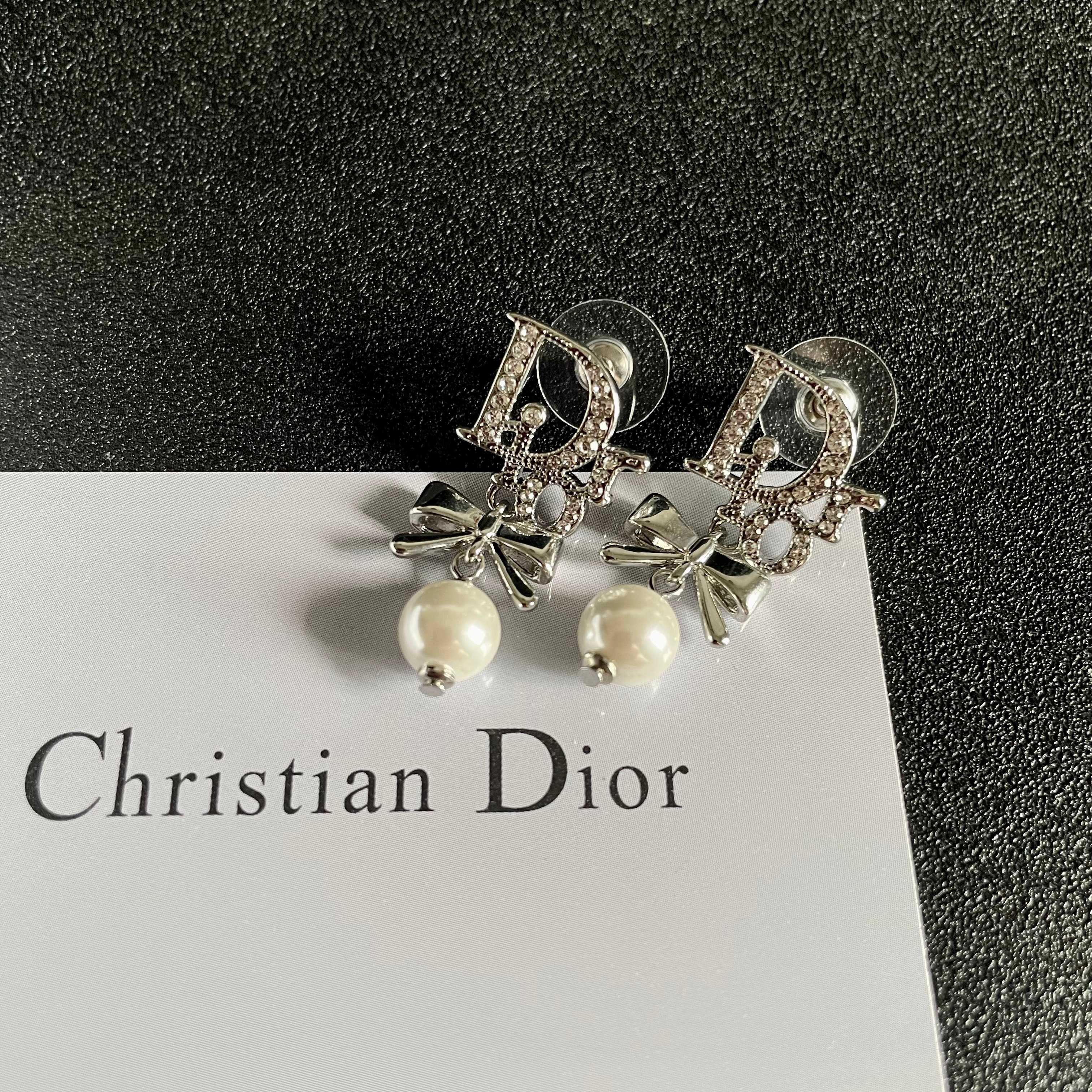 👑Dior 迪奥  中古 耳钉 专柜一致上新 精选原版一致 黄铜材质 甜美气质高雅.