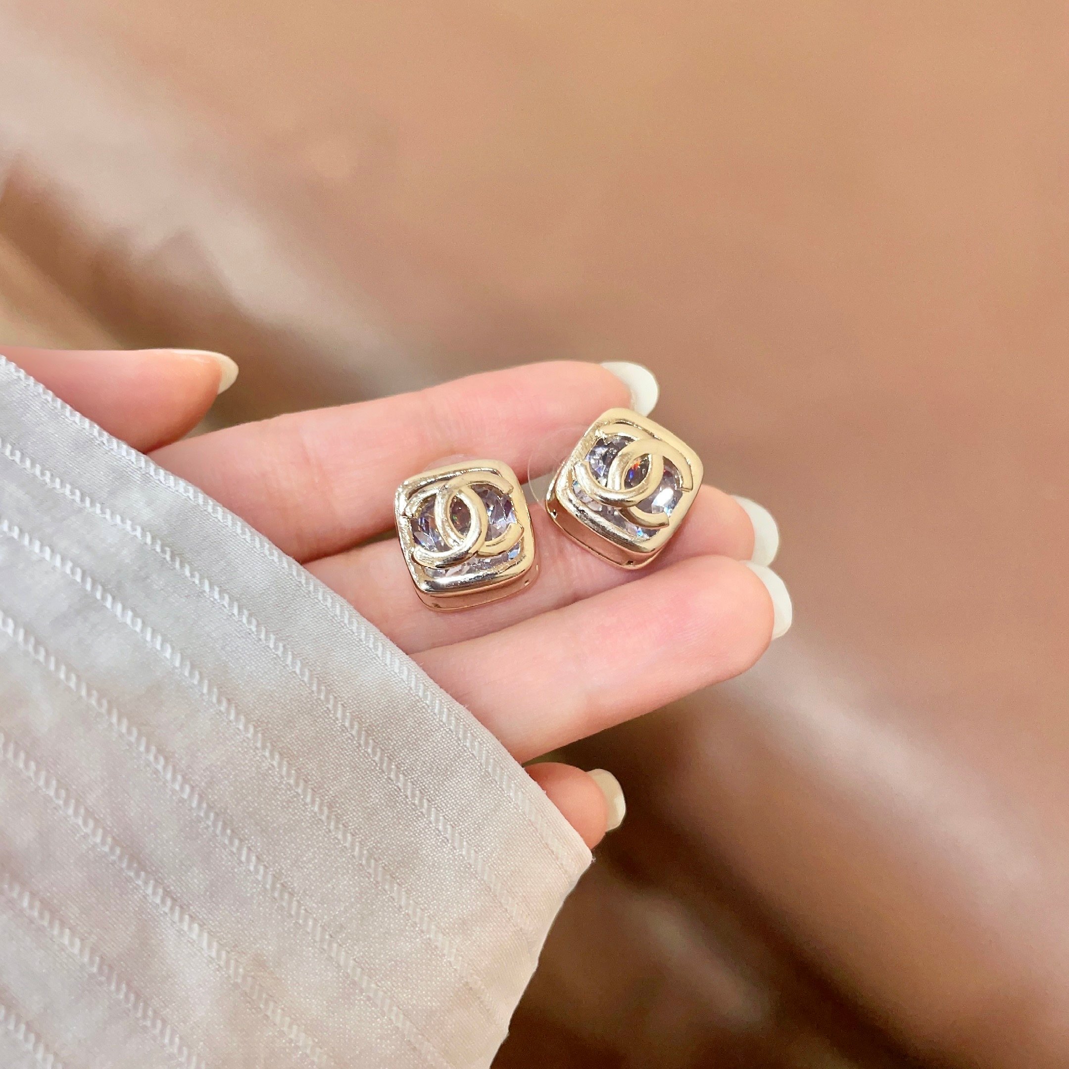 Chanel Haute Couture Haute Joaillerie Fine Jewelry Earrings Necklace 4