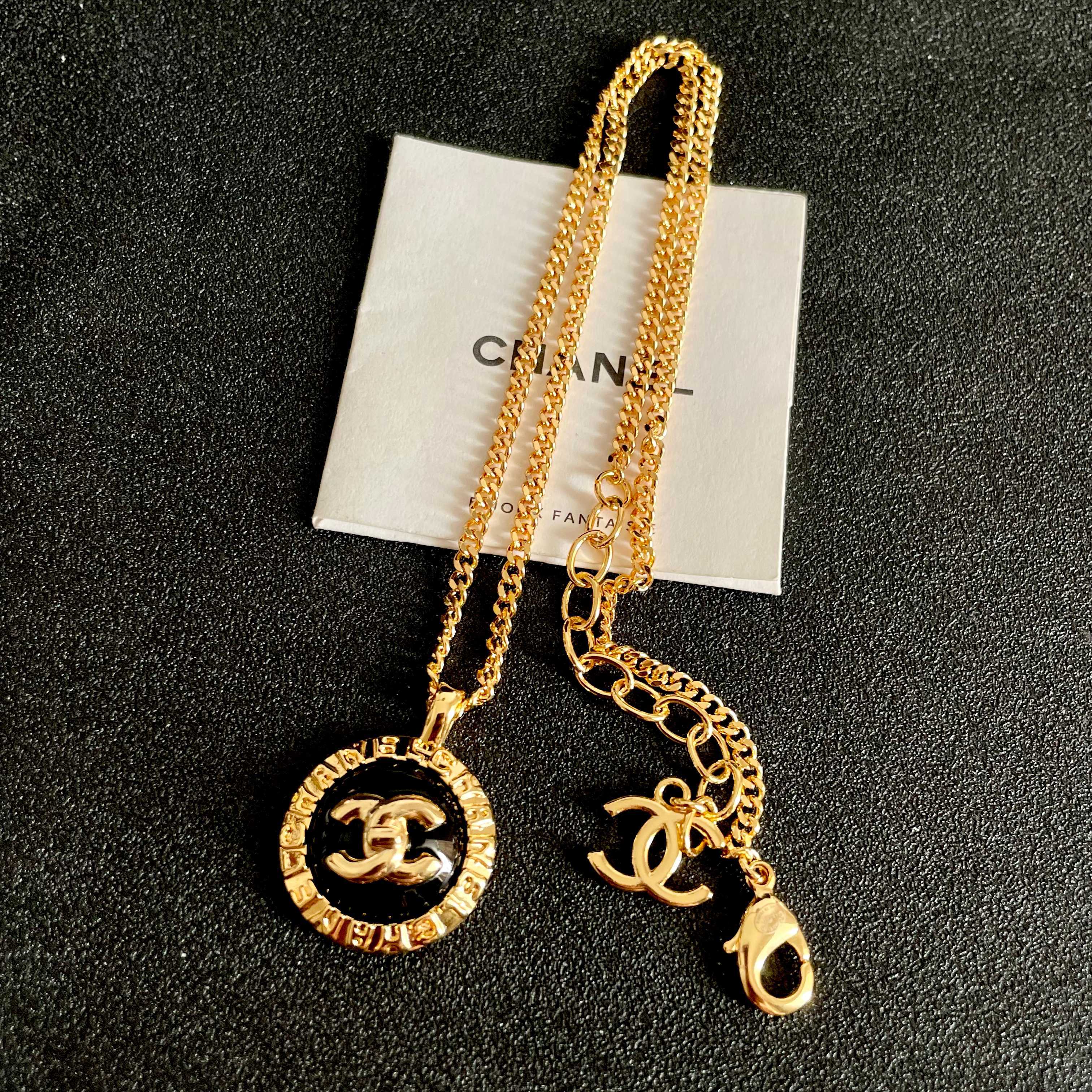 Chanel香奈儿 中古 项链👀小香家的款式真心无需多介绍😘🎶每一款都超好看，精致大方，非常显气质.