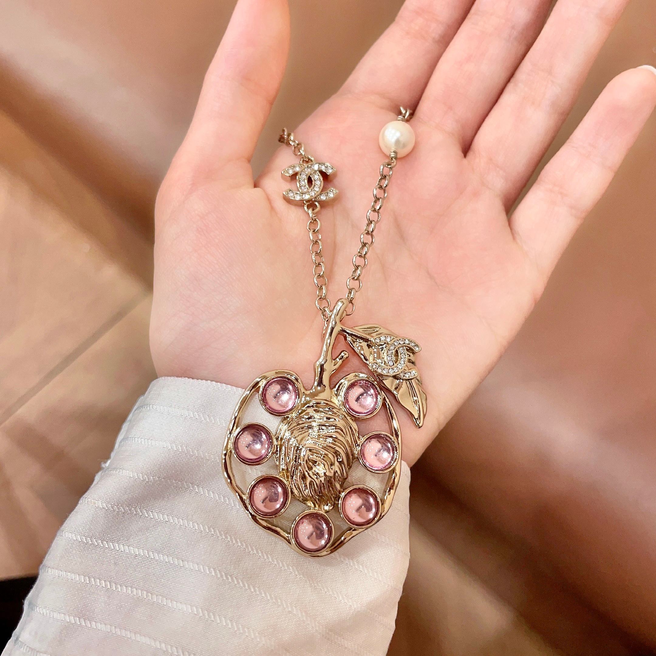 Chanel香奈儿 中古 项链👀小香家的款式真心无需多介绍😘🎶每一款都超好看，精致大方，非常显气质.