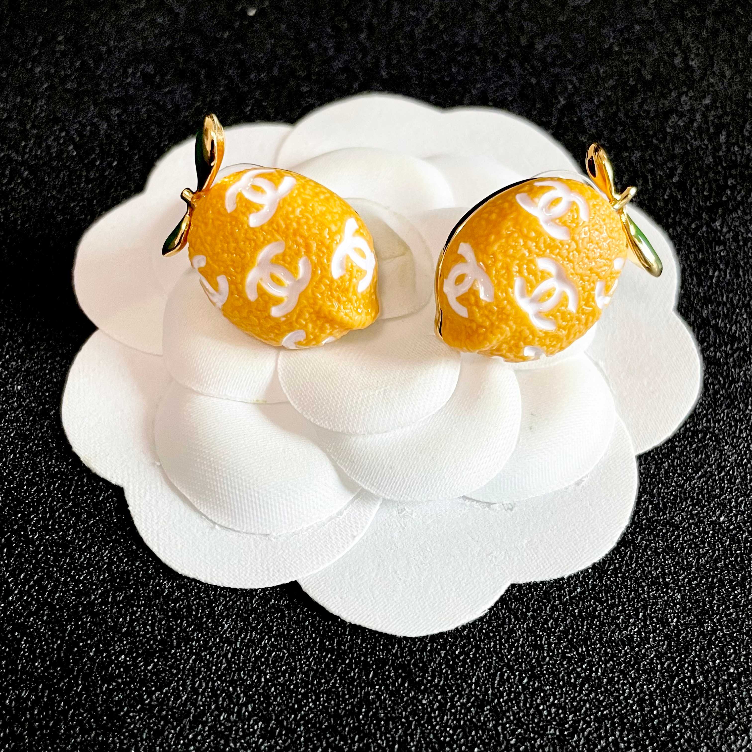 Chanel Haute Joaillerie Fine Jewelry Earrings Necklace Ring Ref 8
