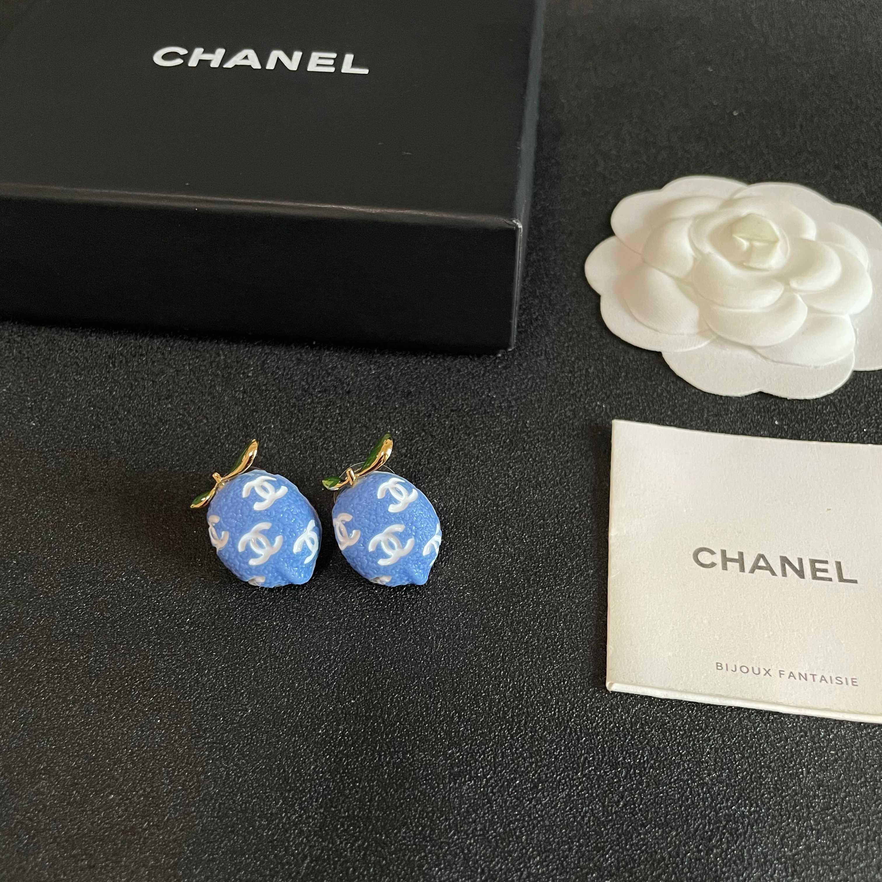 Chanel Haute Joaillerie Fine Jewelry Earrings Necklace Ring Ref.6792C712 5