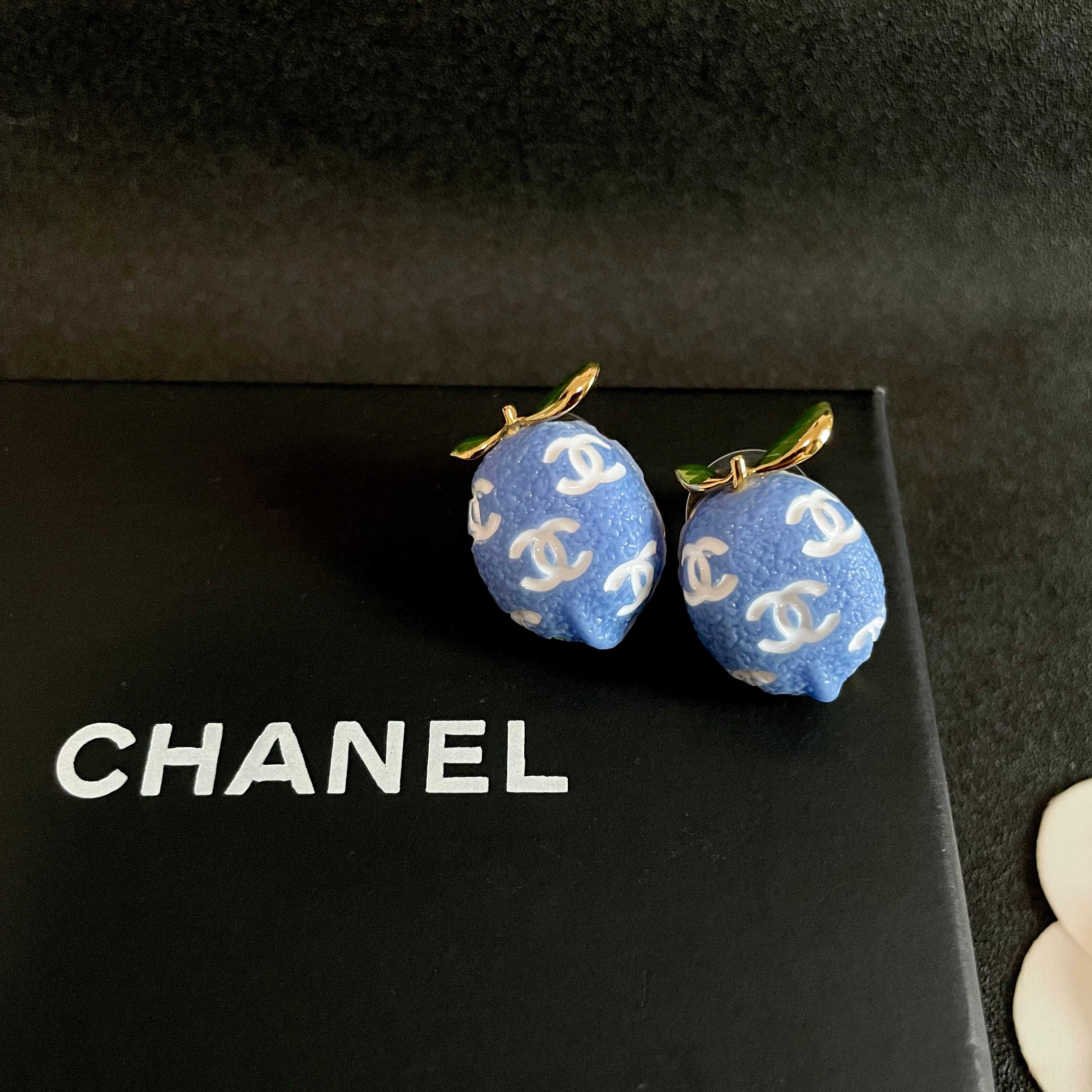 Chanel Haute Joaillerie Fine Jewelry Earrings Necklace Ring Ref.6792C712 9