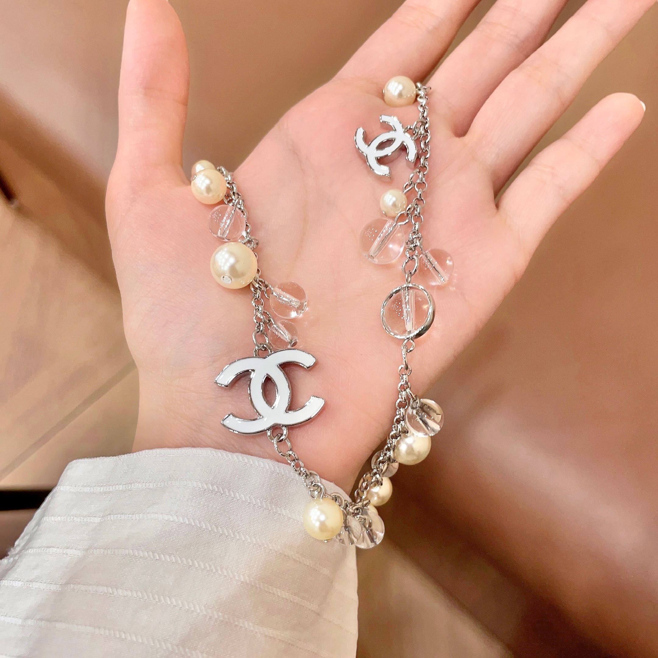Chanel香奈儿 中古 字母项链👀小香家的款式真心无需多介绍😘🎶每一款都超好看，精致大方，非常显气质.