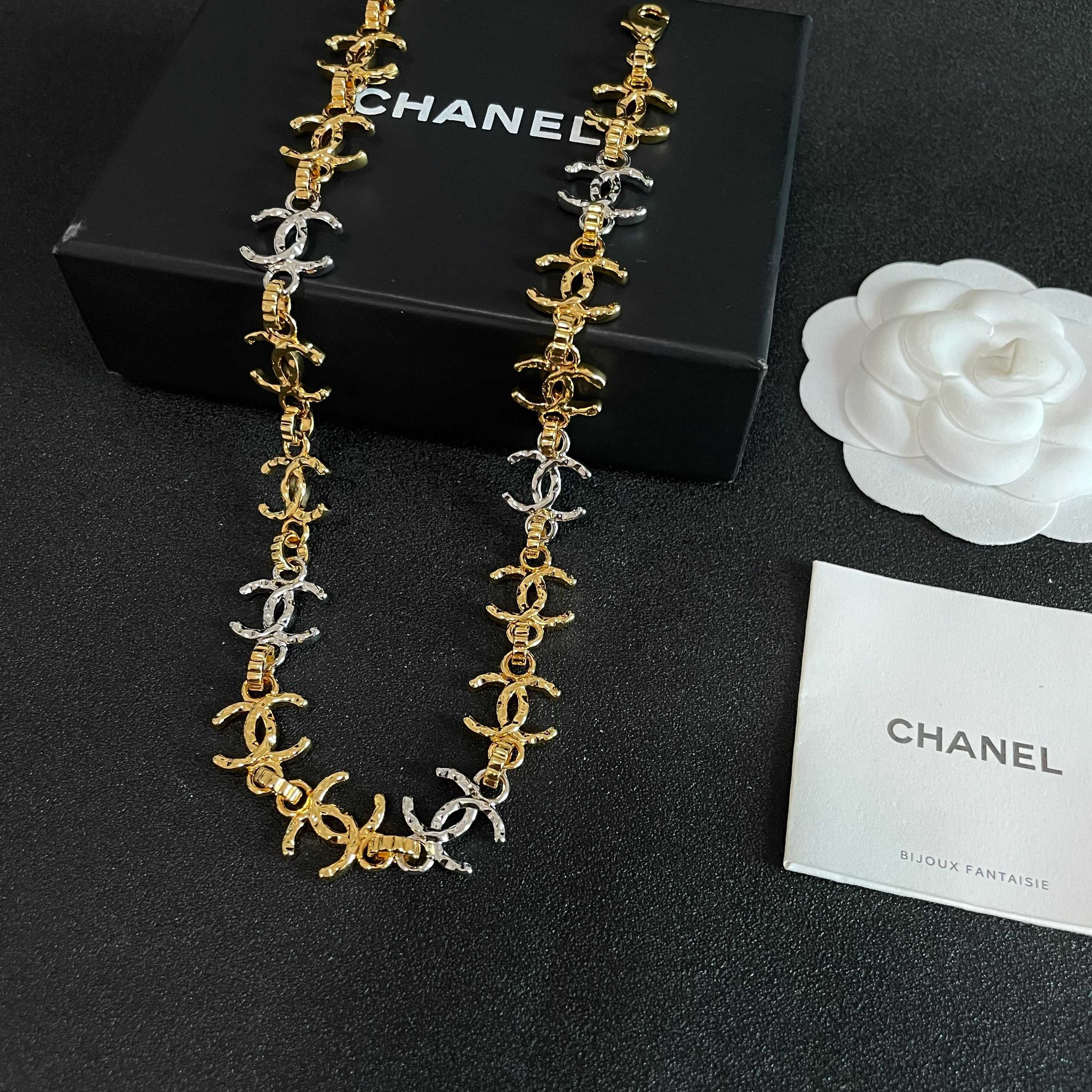 Chanel香奈儿 中古 项链👀小香家的款式真心无需多介绍😘🎶每一款都超好看，精致大方，非常显气质
