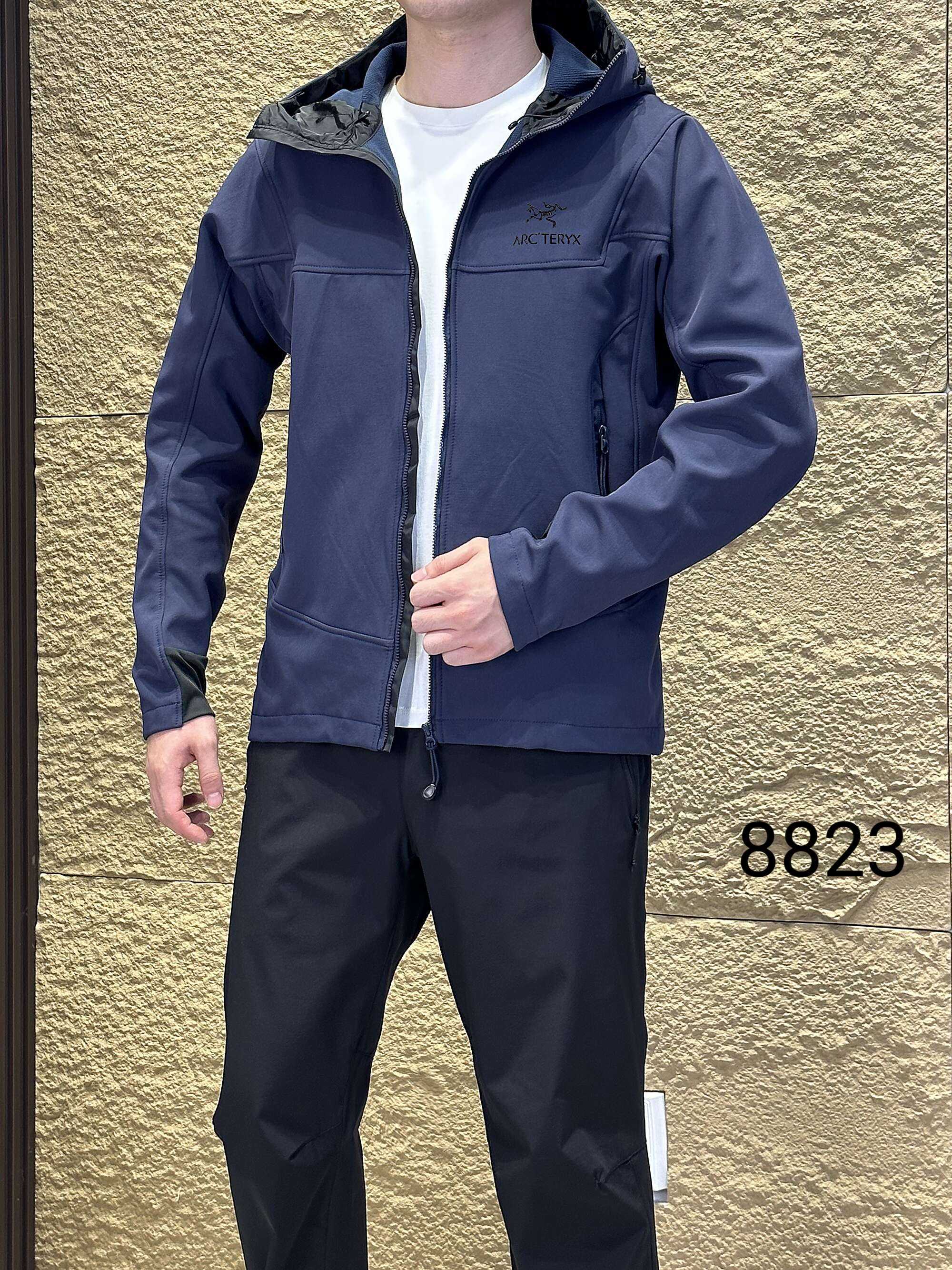 Alternative view of Windbreaker 00981