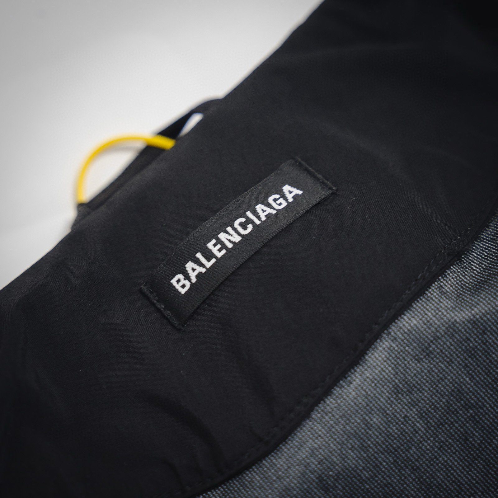 BALENCIAGA/巴黎世家 BLCG 24ss 后背Logo字母防水冲锋衣夹克
