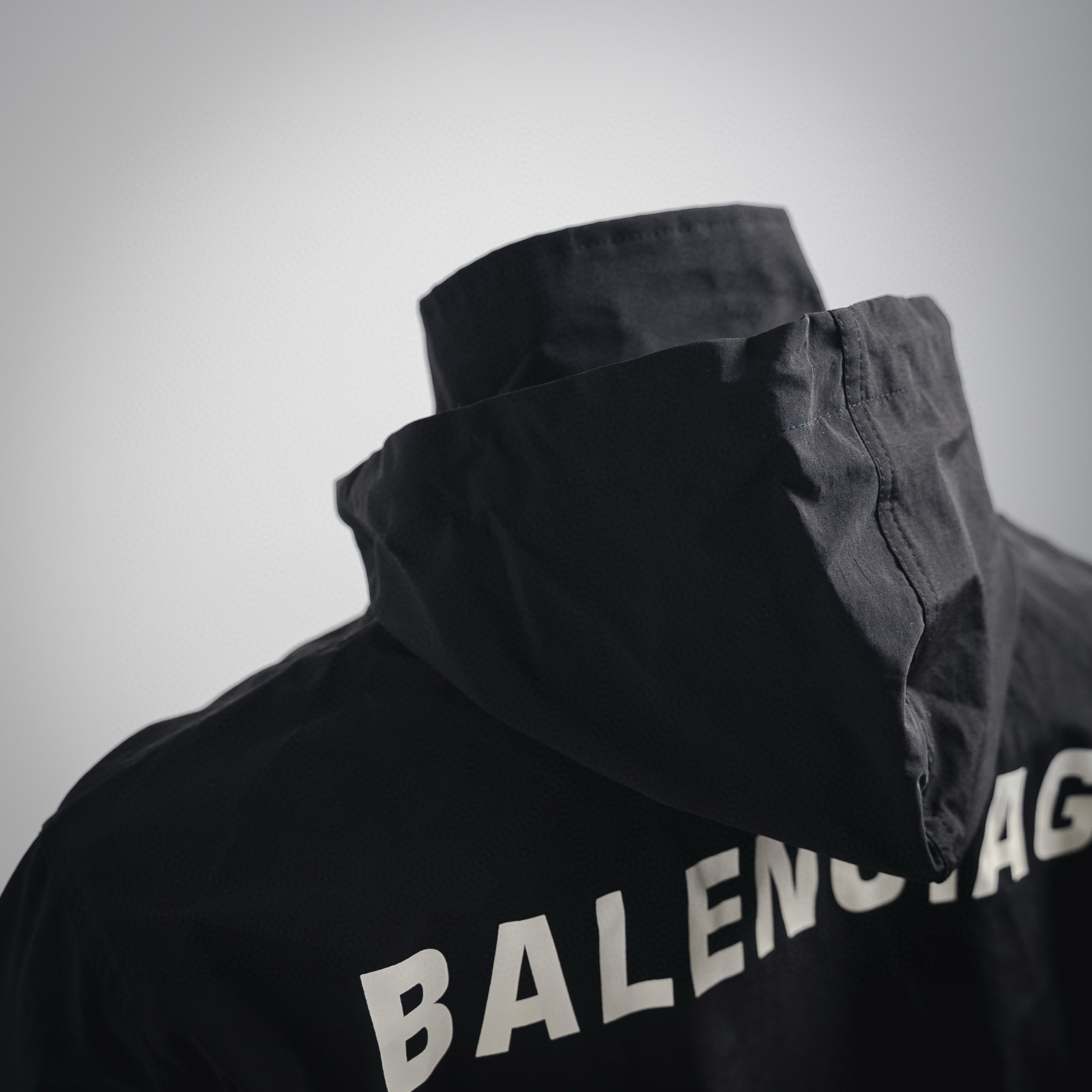 BALENCIAGA/巴黎世家 BLCG 24ss 后背Logo字母防水冲锋衣夹克