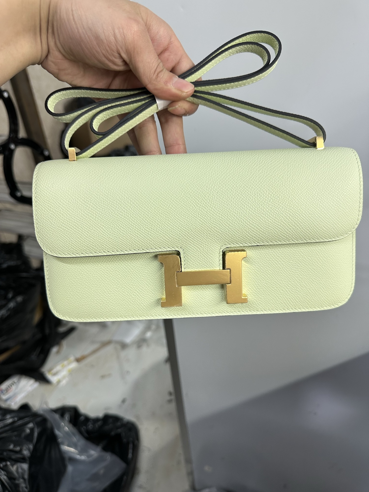 Precio especial 🧧 Constance 26 en verde burbuja, dorado