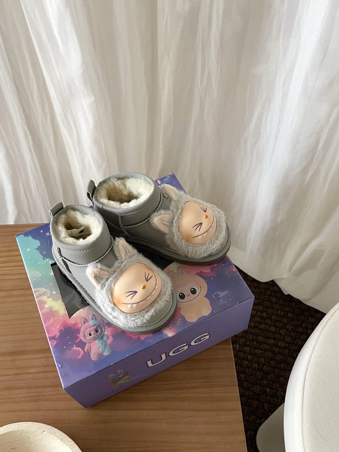 图片[5]-高版本 UGG 拉布布童鞋款 拉布布脸面+头层牛反绒面+羊毛内里+EVA大底 鞋面还原拉布布脸面，采用搪胶工艺，内里采用美利奴羊毛 尺码：25 27 29 31 33-选品中心