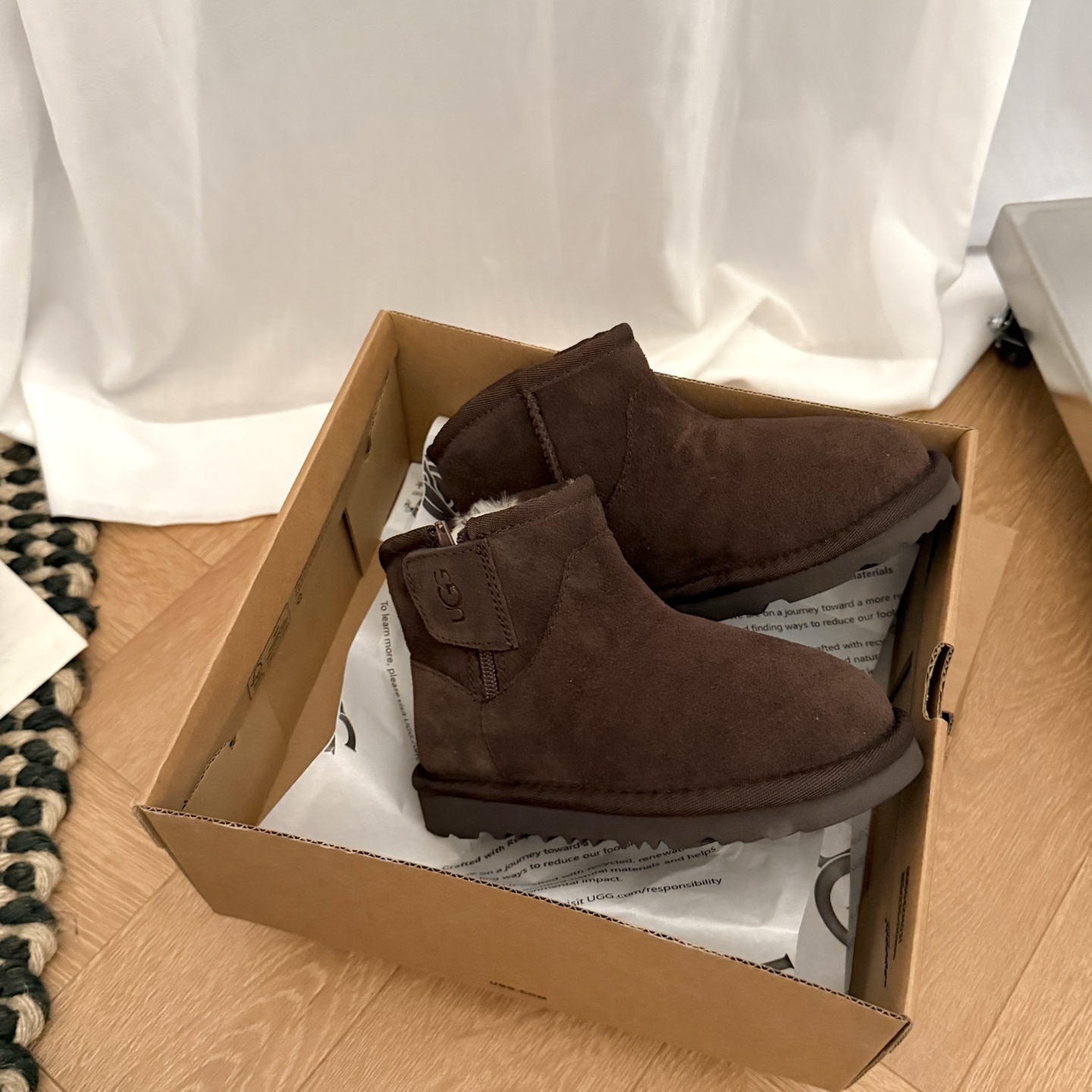 图片[3]-高版本 UGG 小耳朵切尔西童鞋雪地靴 头层真牛反+羊毛内里+EVA大底 采用侧拉链设计穿脱更方便，纯羊毛内里亲肤舒适聚温暖 尺码：25 27 29 31 33-选品中心