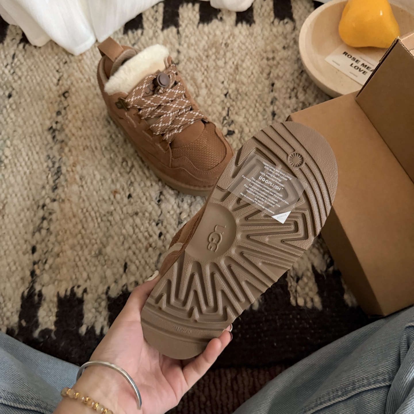 图片[3]-高版本 UGG 梅尔运动童鞋款 头层真牛反+羊毛内里+EVA大底 采用头层真牛皮，纯羊毛柔软亲肤，舒适透气个性时尚 系带松紧扣 尺码：25 27 29 31 33-选品中心