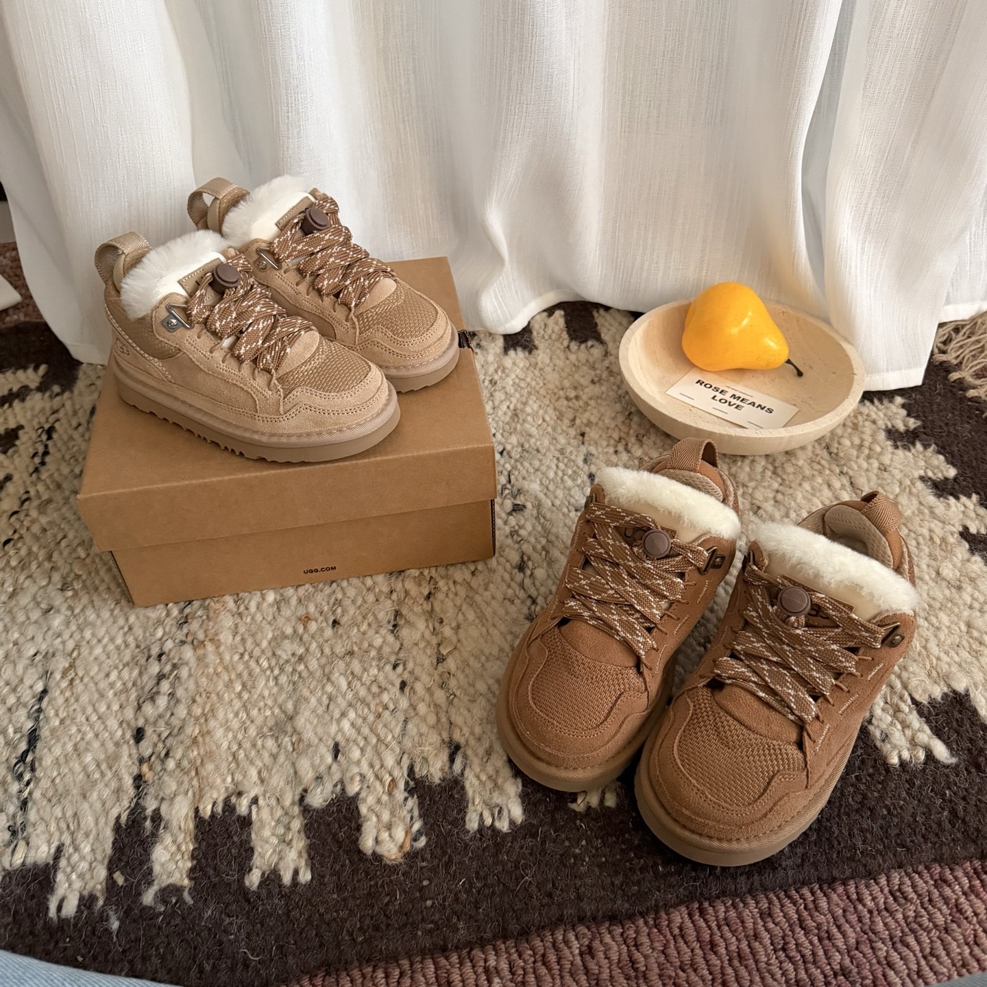 图片[9]-高版本 UGG 梅尔运动童鞋款 头层真牛反+羊毛内里+EVA大底 采用头层真牛皮，纯羊毛柔软亲肤，舒适透气个性时尚 系带松紧扣 尺码：25 27 29 31 33-选品中心