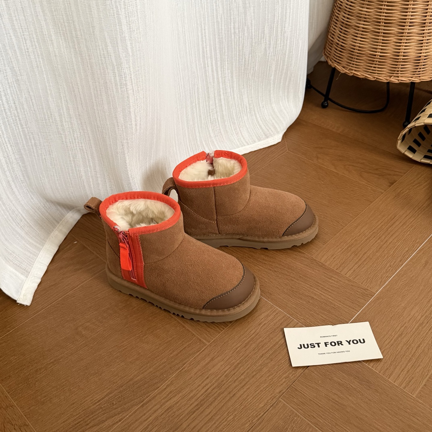 图片[5]-高版本 UGG 包头拼色童鞋雪地靴 头层真牛反+羊毛内里+EVA大底 采用侧拉链设计穿脱更方便，拼色亮眼，包头防踢脚 尺码：25 27 29 31 33-选品中心