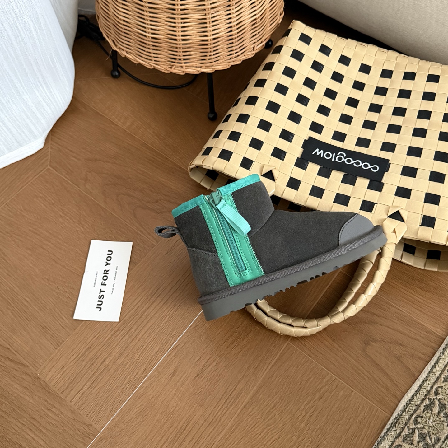 图片[7]-高版本 UGG 包头拼色童鞋雪地靴 头层真牛反+羊毛内里+EVA大底 采用侧拉链设计穿脱更方便，拼色亮眼，包头防踢脚 尺码：25 27 29 31 33-选品中心