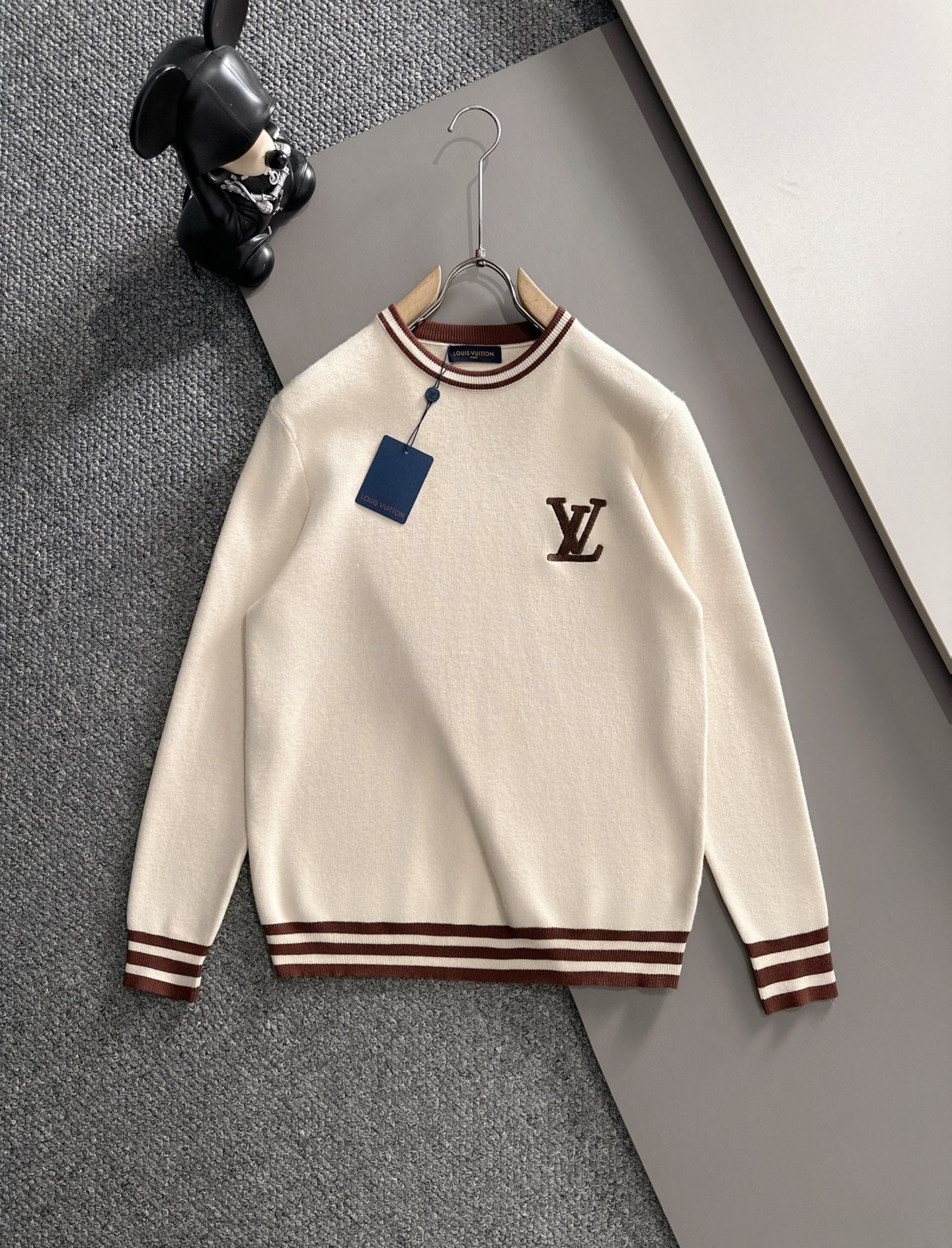 NO:498700,L brand* fitting M-XXXL 2025 spring and summer new color-blocking striped jacquard round neck, exquisite embroidery crafts counter fabric, top-level elements fusion, classic short-sleeved 3-mark complete, trendy men's fashion, whether it is the comfort of the upper body or the incomparable existence, T-shirt, alexander wang19860909L牌*合身版型M-XXXL 2025春夏新款拼色条纹提花圆领,精致绣花工艺专柜面料,顶级元素融合打造,经典短袖3标齐全,潮男时尚,无论是上身舒适度还是都是无可比拟的存在,,T-shirt,alexander wang,Men's clothing