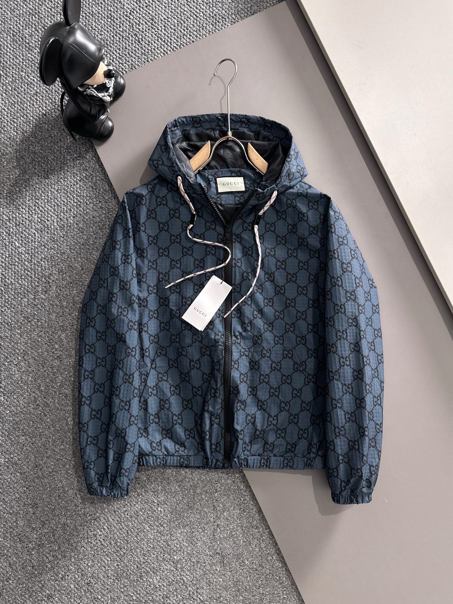 NO:521673,Gucci 2025 autumn and winter hot coat windbreaker classic fighter original custom waterproof fabric hardware classic versatile color: black brown gray blue number of codes: M-3XL, gucci, gucci, jackets & coats, alexander wang19860909古驰Gucci 2025秋冬 爆款外套风衣 经典中的战斗机 原版定制防水面料 五金 经典百搭 颜色:黑 棕 灰 蓝 码数:M-3XL,,gucci,gucci,jackets & coats,alexander wang,Men's clothing