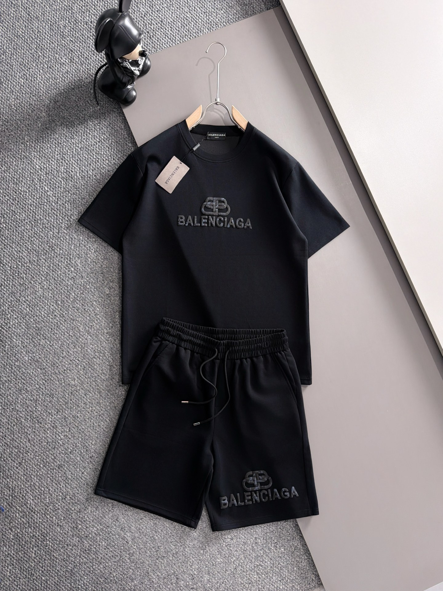 P135 Balenciaga, 2026ss primavera y verano nuevo traje casual de pantalones cortos de manga corta, ¡versión de alta gam…
