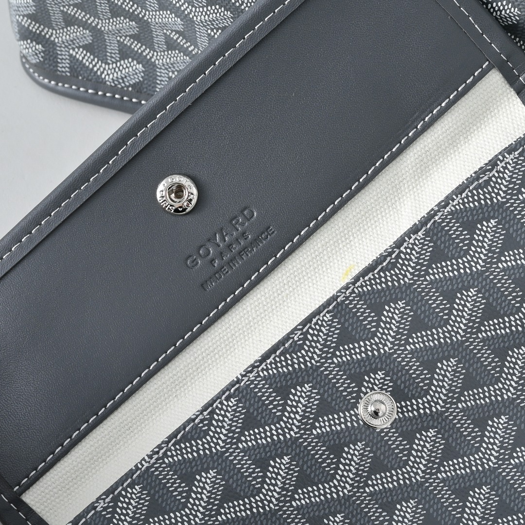 【工厂直销】双面中号对版升级版。❤️goyard(戈雅)经多次研究与改良,不断提升面料与皮质,全方位独家 【工厂直销】双面中号对版升级版。❤️goyard(戈雅)经多次研究与改良,不断提升面料与皮质,全方位独家