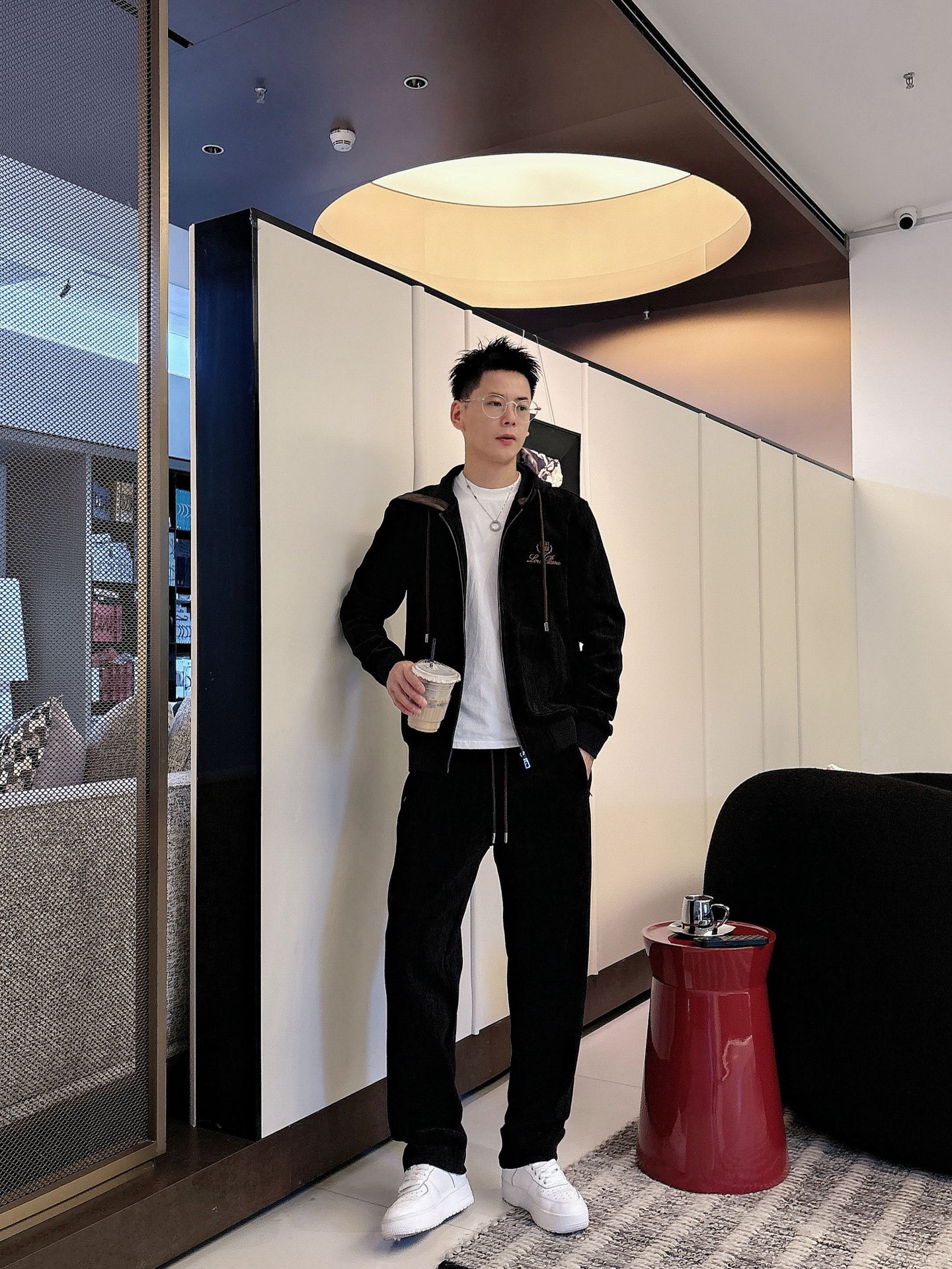 NO:599200,LP's new hot-selling cardigan suit. The original product is carefully crafted by top designers. It has a fitting and perfect upper body effect. It is all-natural and high-quality thickened pure cotton. It has a close-fitting comfort, noble and elegant!  Original hardware embodies elegance and nobility!  Counter size M-3XL,,loro piana,alexander wang19860909LP 全新爆款开衫套装 原单狠货倾注顶级设计师的精心之作 就为一个贴合、完美的上身效果 全天然优质加厚纯棉,贴身的舒适感 高贵典雅！原厂五金无不彰显优雅高贵气质！专柜尺码M-3XL,,loro piana,alexander wang,Men's clothing