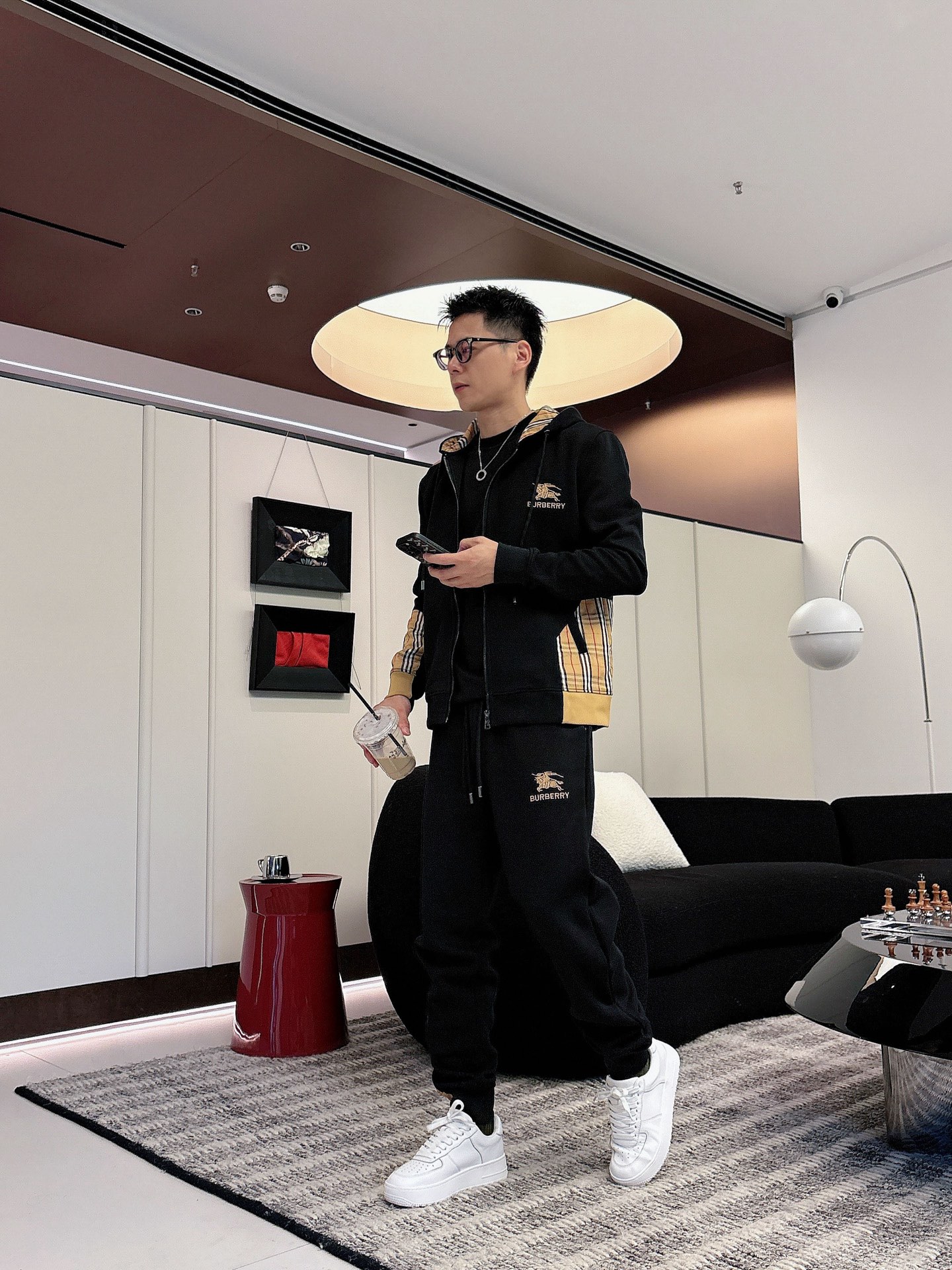 NO:599215,BURberry 2025 new popular cardigan suit. The original product is carefully crafted by top designers. It has a fitting and perfect upper body effect. It is all-natural and high-quality thickened cotton, with a close-fitting comfort. Noble and elegant!  Original hardware embodies elegance and nobility!  Counter size M-3XL,,burberry,burberry,alexander wang19860909巴宝莉 BURberry 2025全新爆款开衫套装 原单狠货倾注顶级设计师的精心之作 就为一个贴合、完美的上身效果 全天然优质加厚纯棉,贴身的舒适感 高贵典雅！原厂五金无不彰显优雅高贵气质！专柜尺码M-3XL,,burberry,burberry,alexander wang,Men's clothing